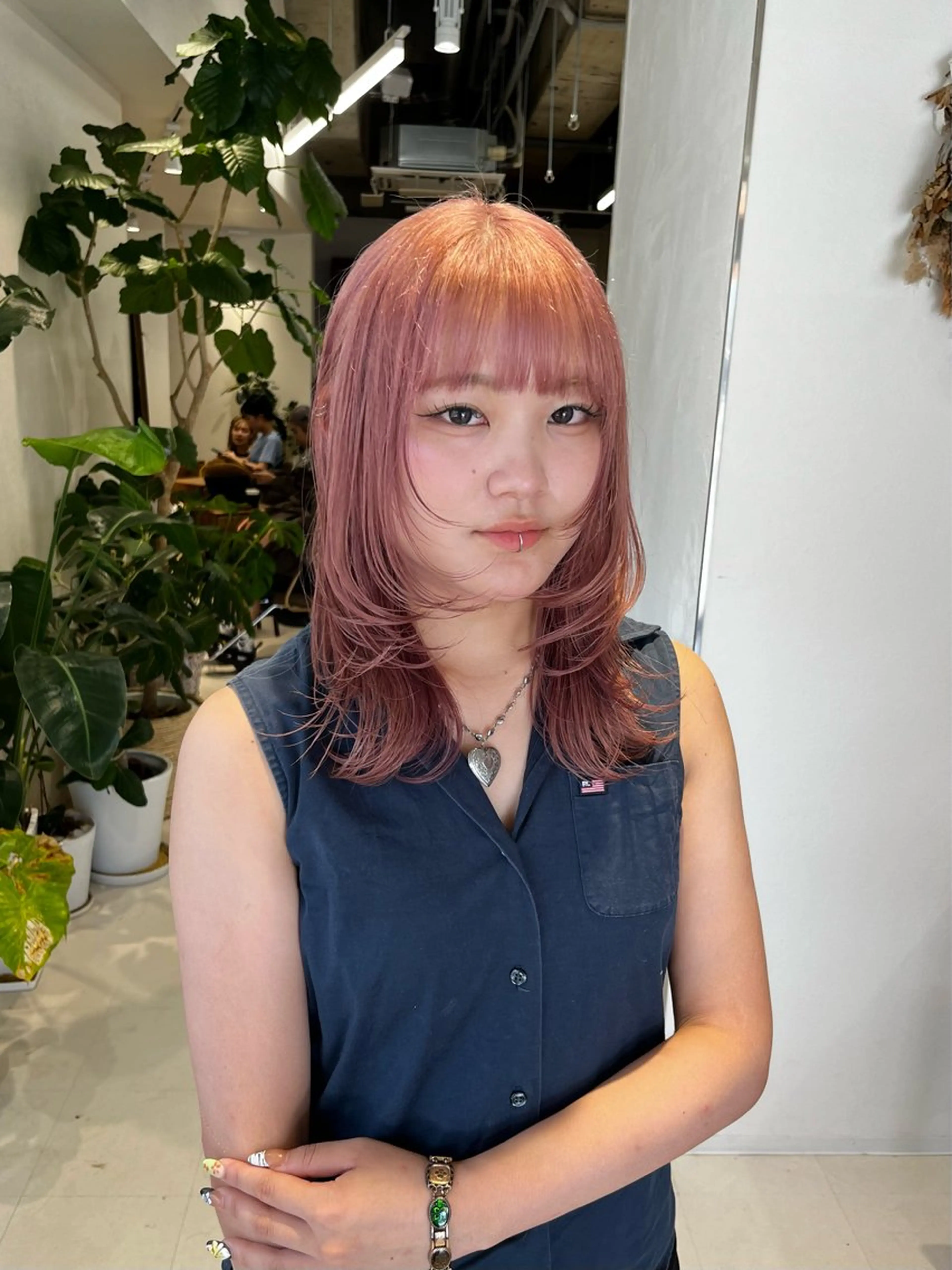 ミディアム カラー ピンクカラー レイヤーカット カット ヘアカラー トリートメント レイヤーカット/ブラ ウンカラー/河野凜のヘアスタイル