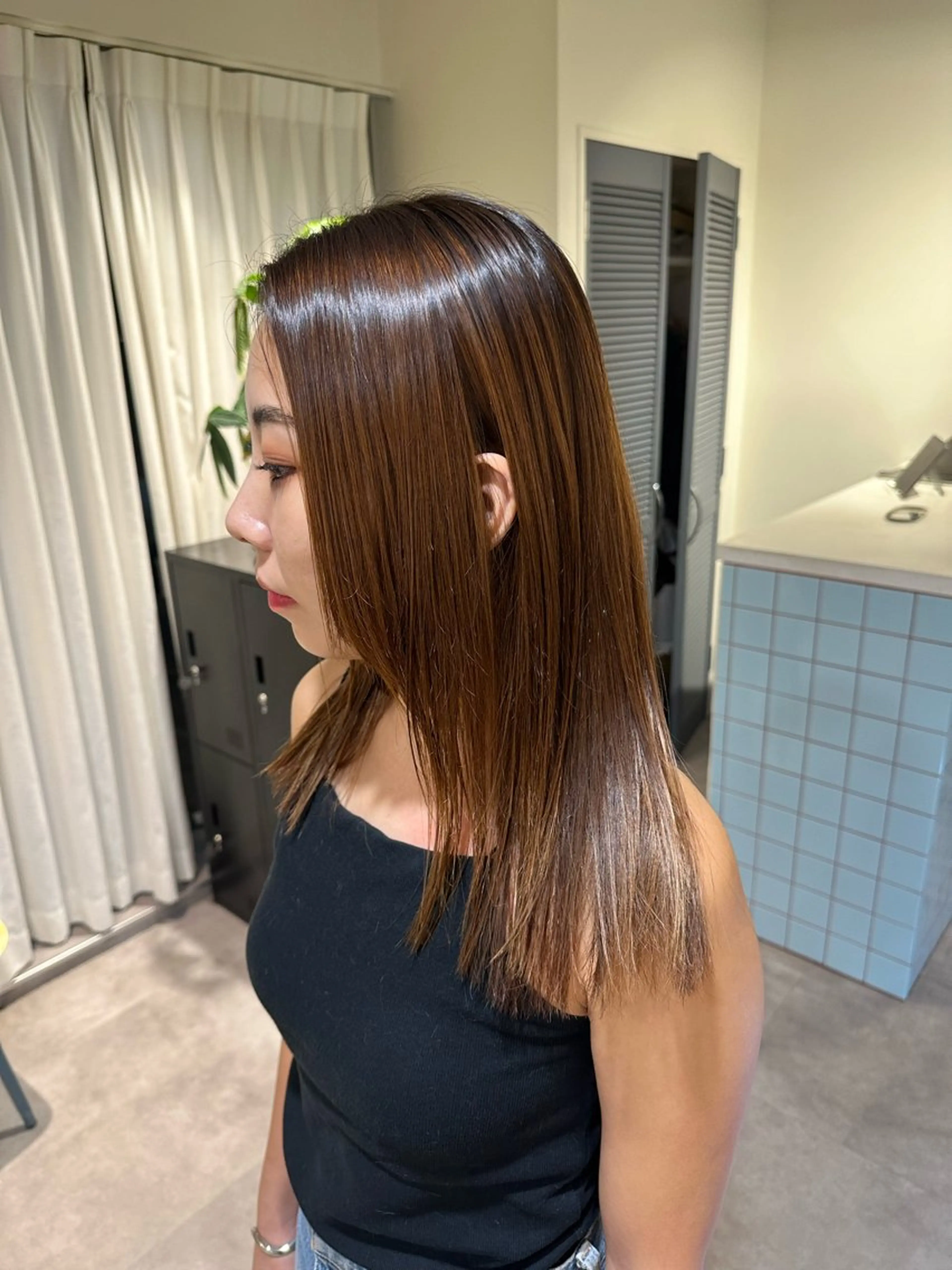 セミロング HANAME 原宿美容室のヘアスタイル