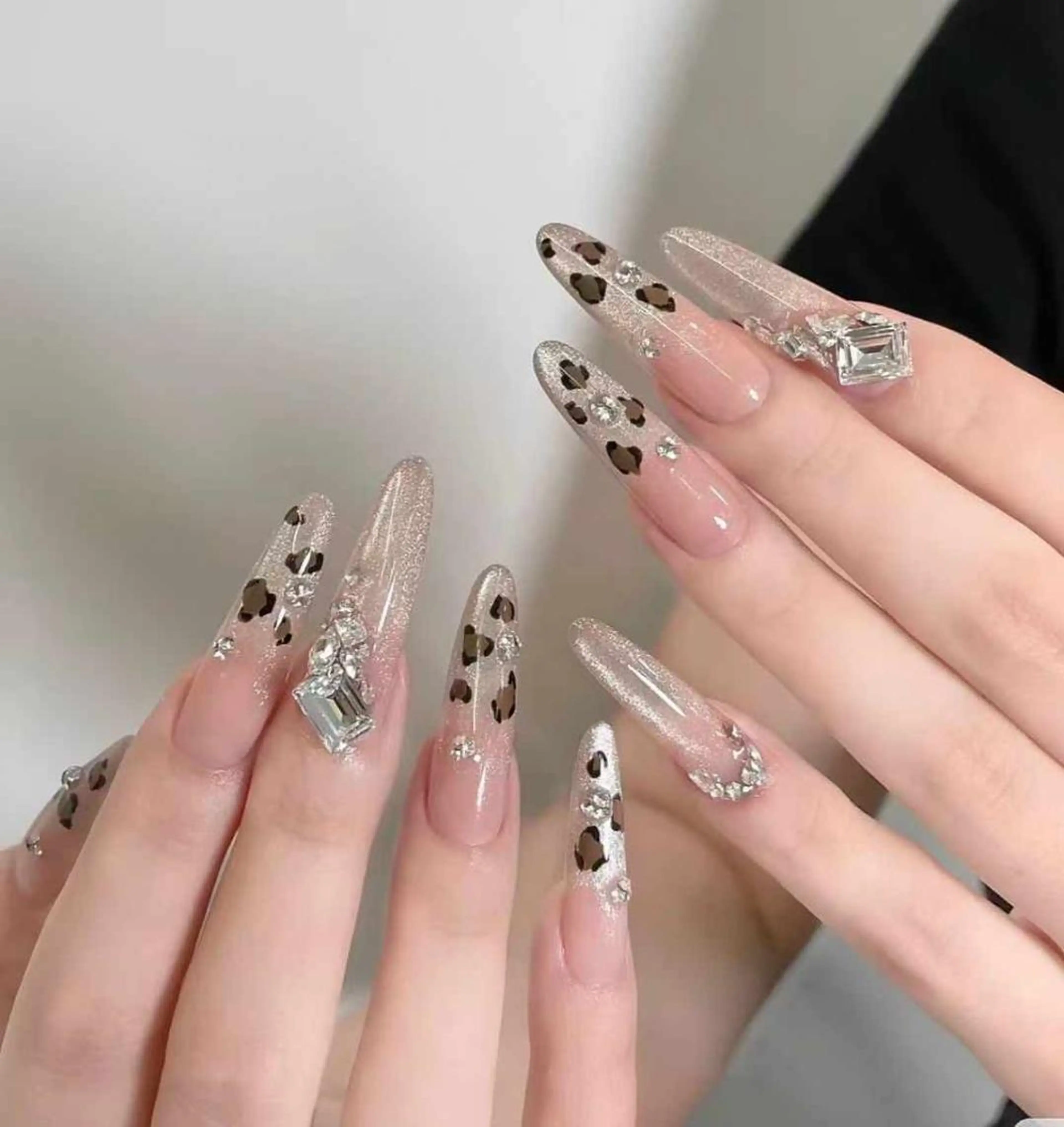 ネイル VIVIAN リサのネイルデザイン