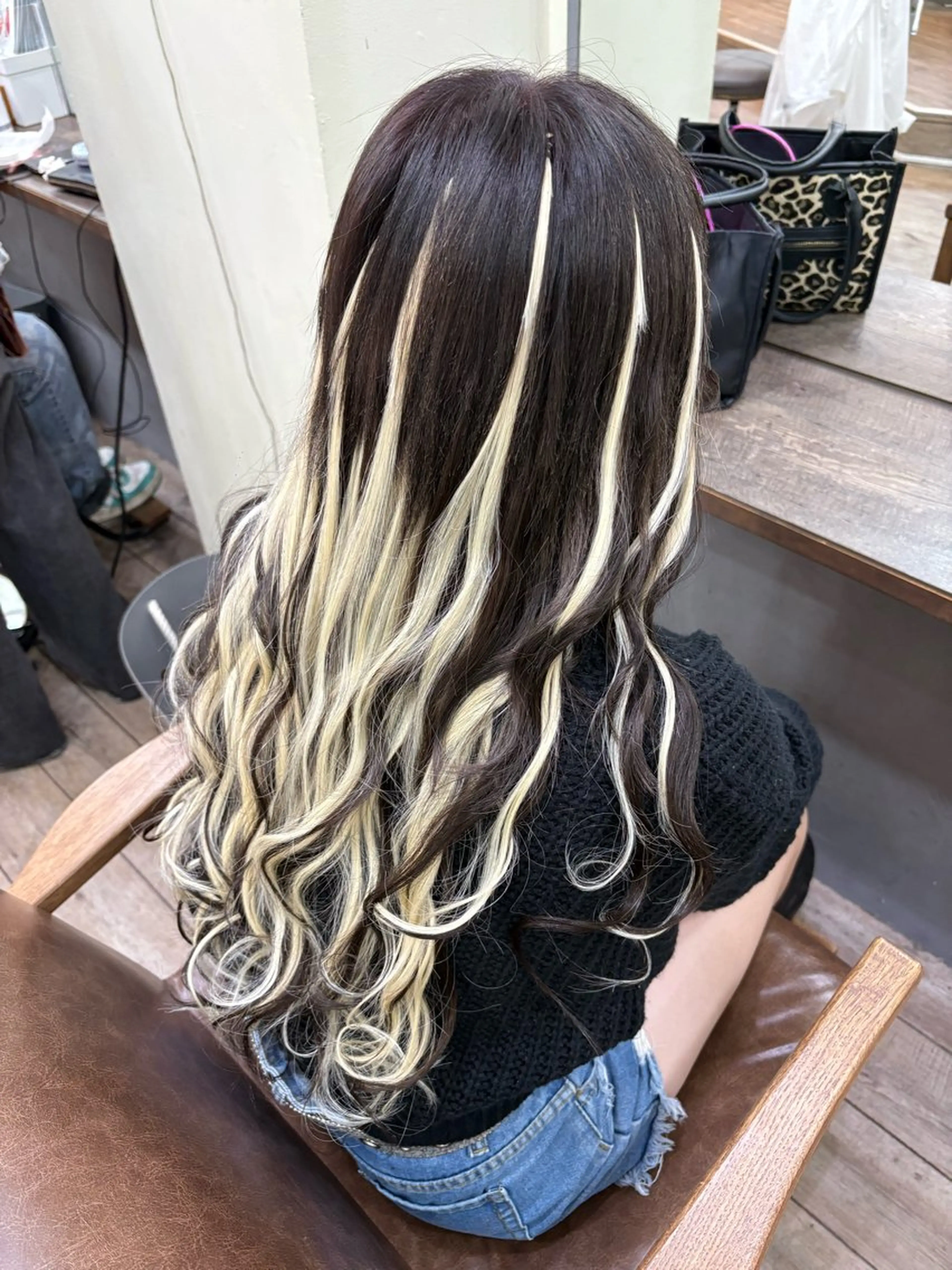 ロング エクステ ハイライト エクステ WEST OLAND 黒坂佳乃のヘアスタイル