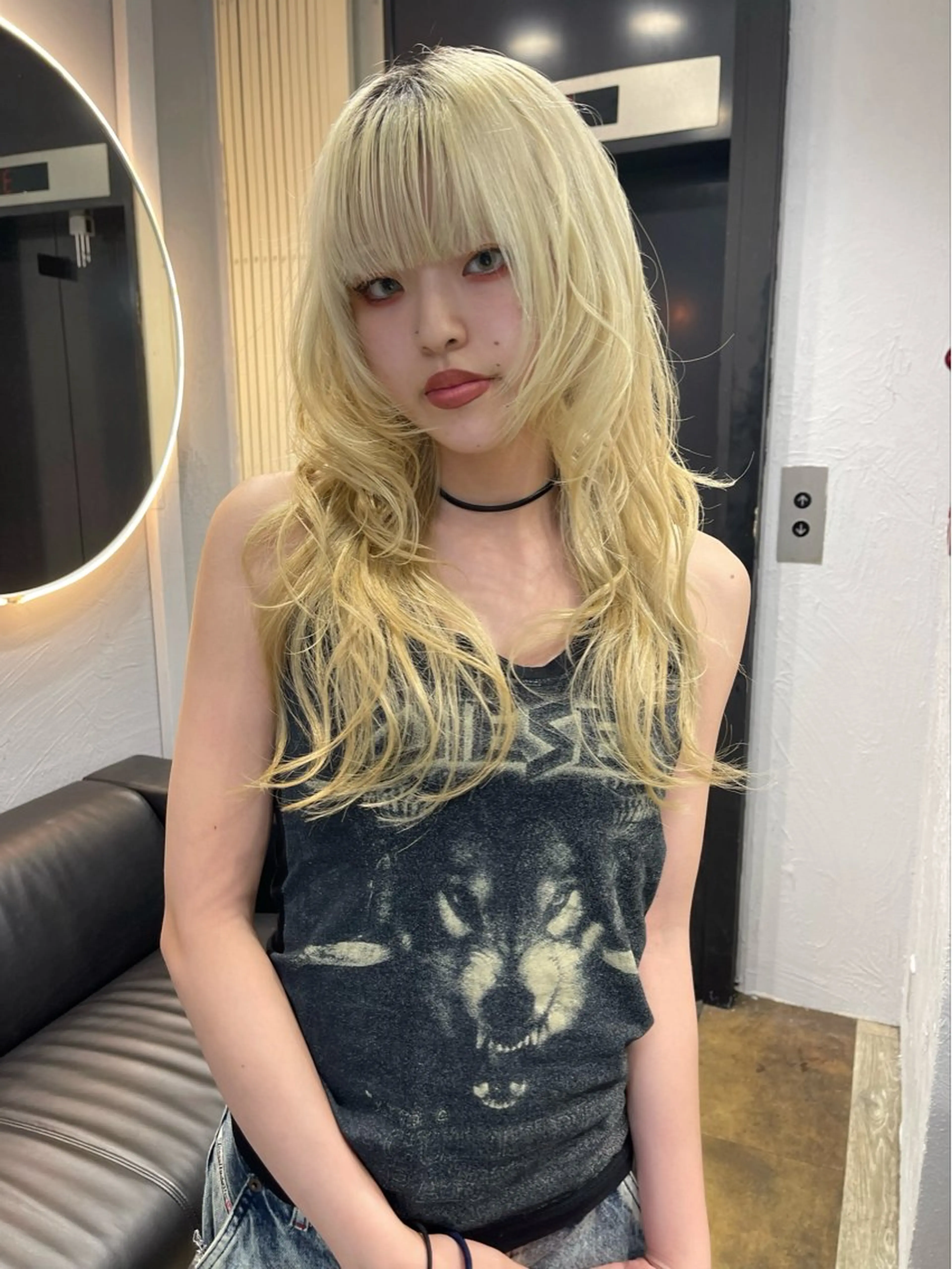 ロング カラー ブリーチ ケアブリーチ デザインカラー ダブルカラー イヤリングカラー TATSUブリーチ/ ミルクティーベージュのヘアスタイル