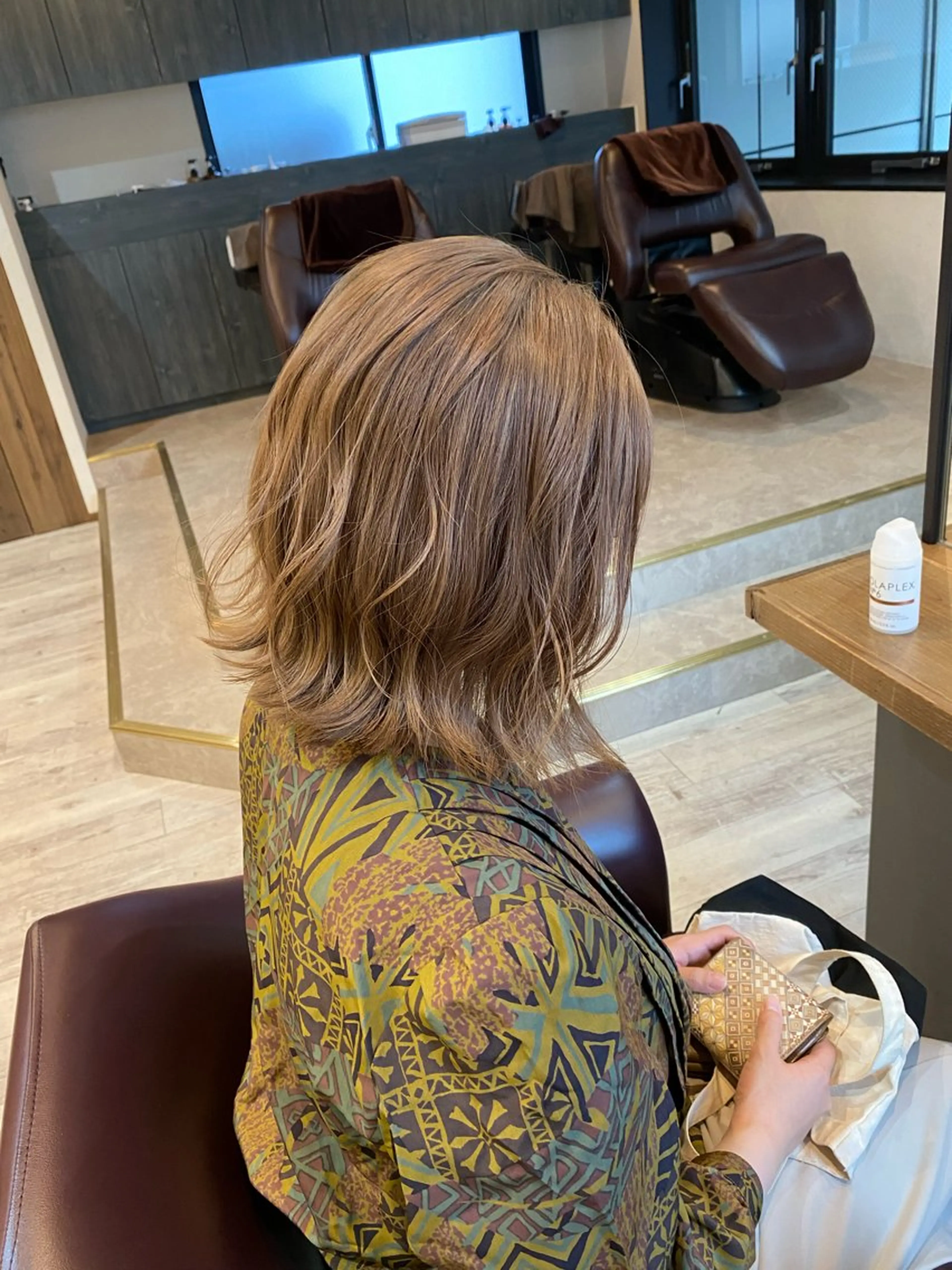 ミディアム カラー ベージュカラー ブリーチ 透明感カラー ミルクティーベージュ ヘアカラー 🍑 モモカ🍑のヘアスタイル