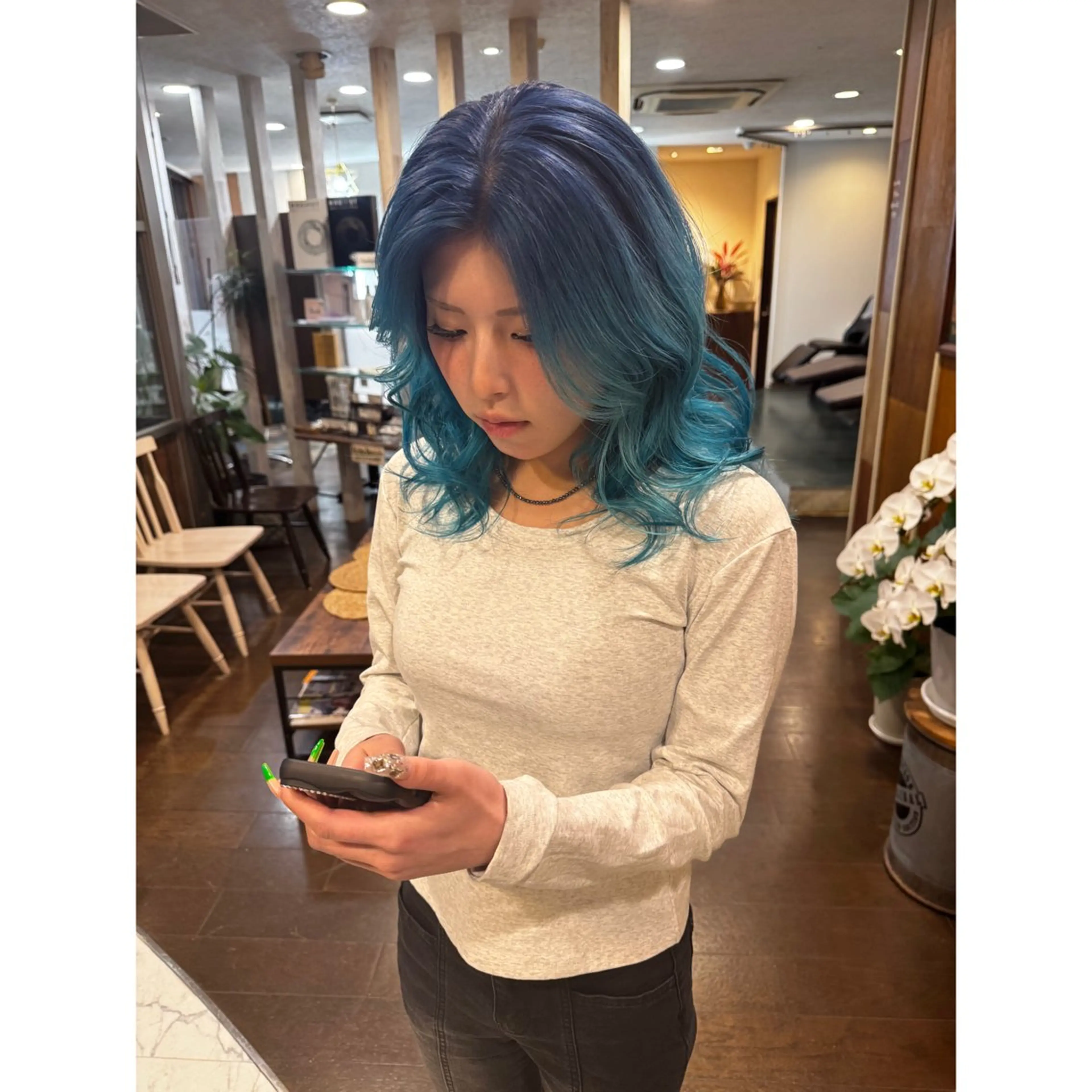 セミロング ヘアカラー ハイトーン/ ダブルカラー/透明感のヘアスタイル