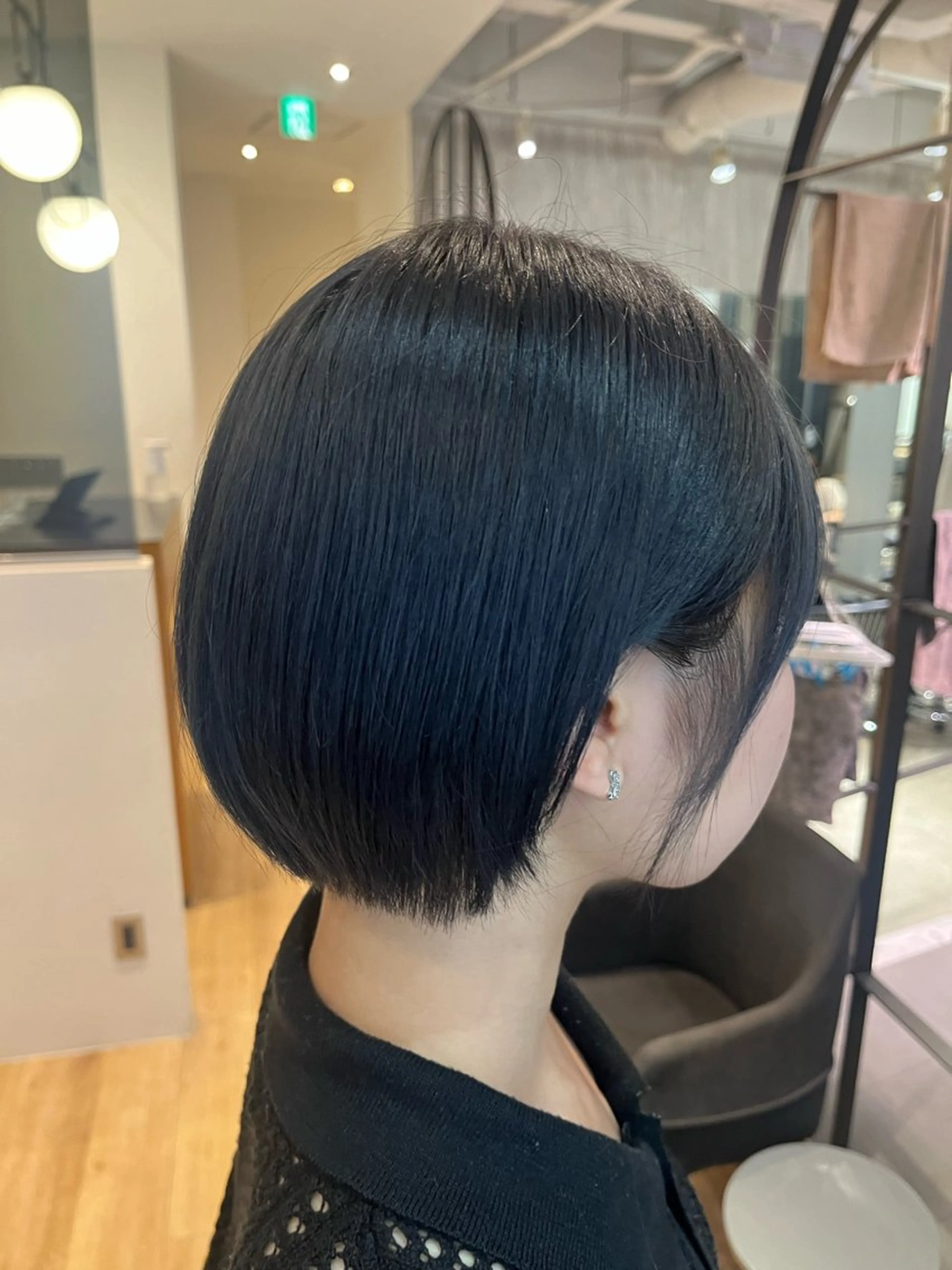 ショート カラー 須藤 優真 切りっぱなしボブのヘアスタイル