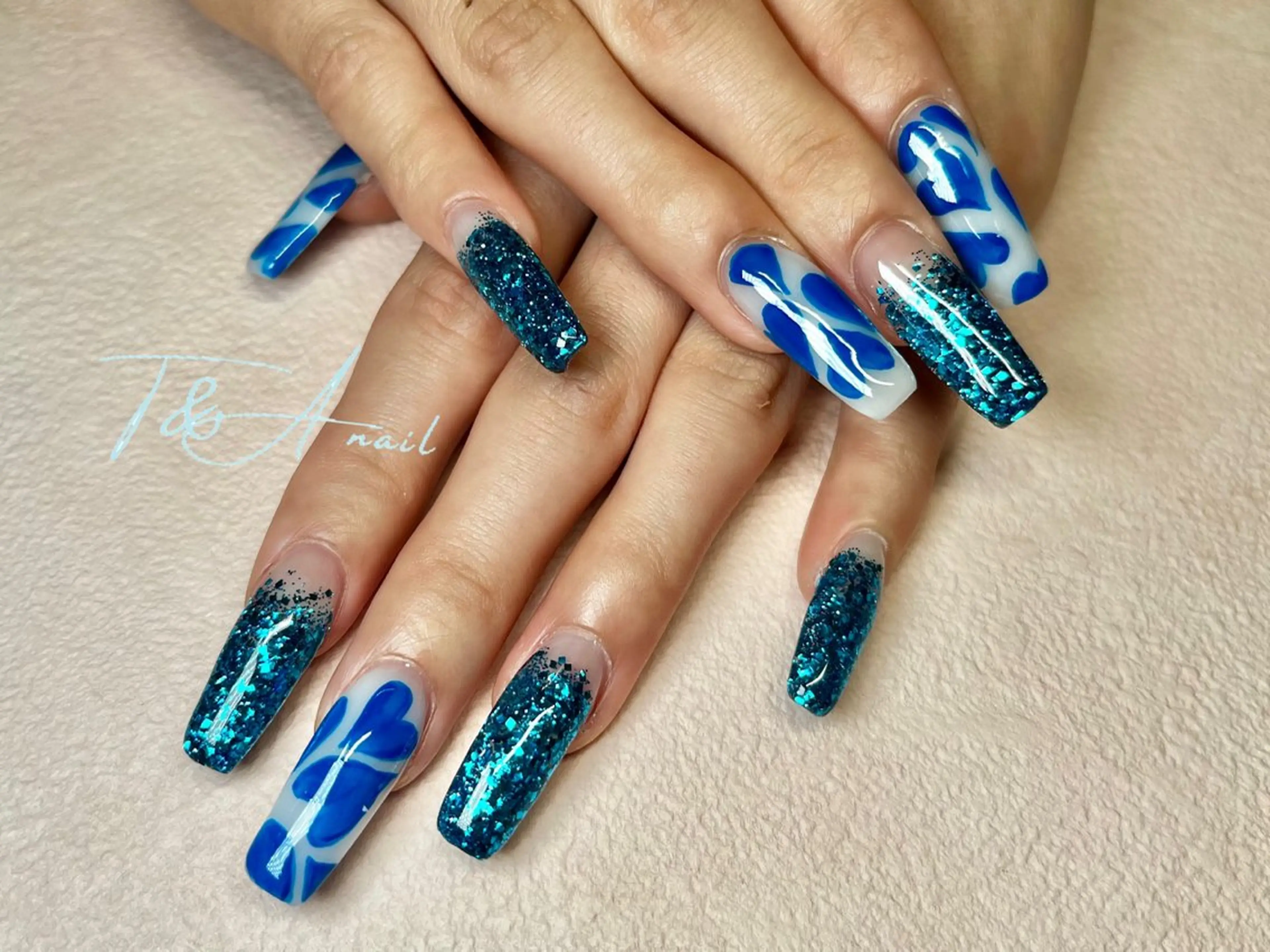 ネイル ブルー 長さ出し ジェルネイル ハート ロングネイル ハンドネイル T&A nailのネイルデザイン