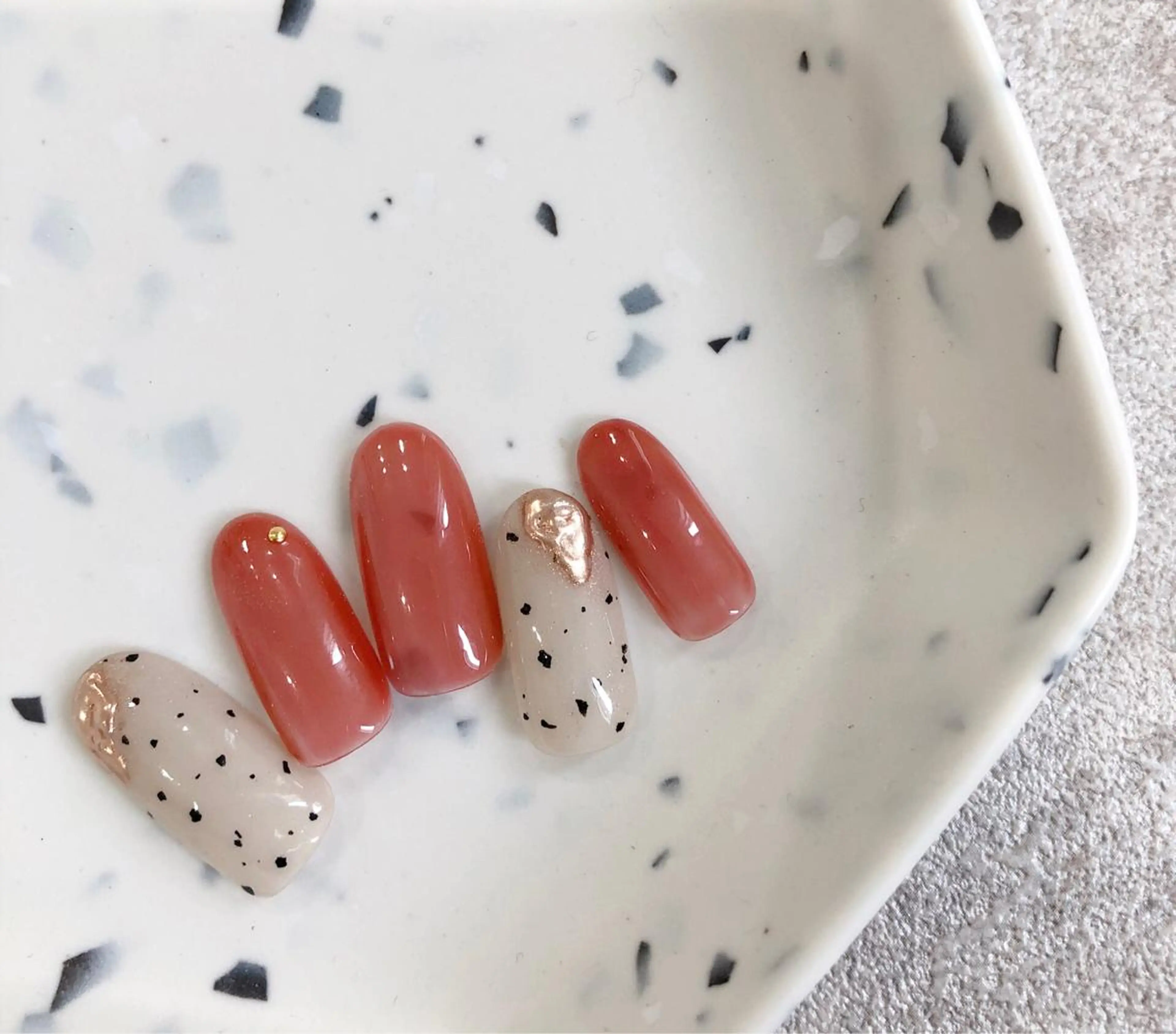 ミディアム キッズ ネイル ジェルネイル ミラーネイル パラジェル Luana nail (ルアナネイル)のネイルデザイン