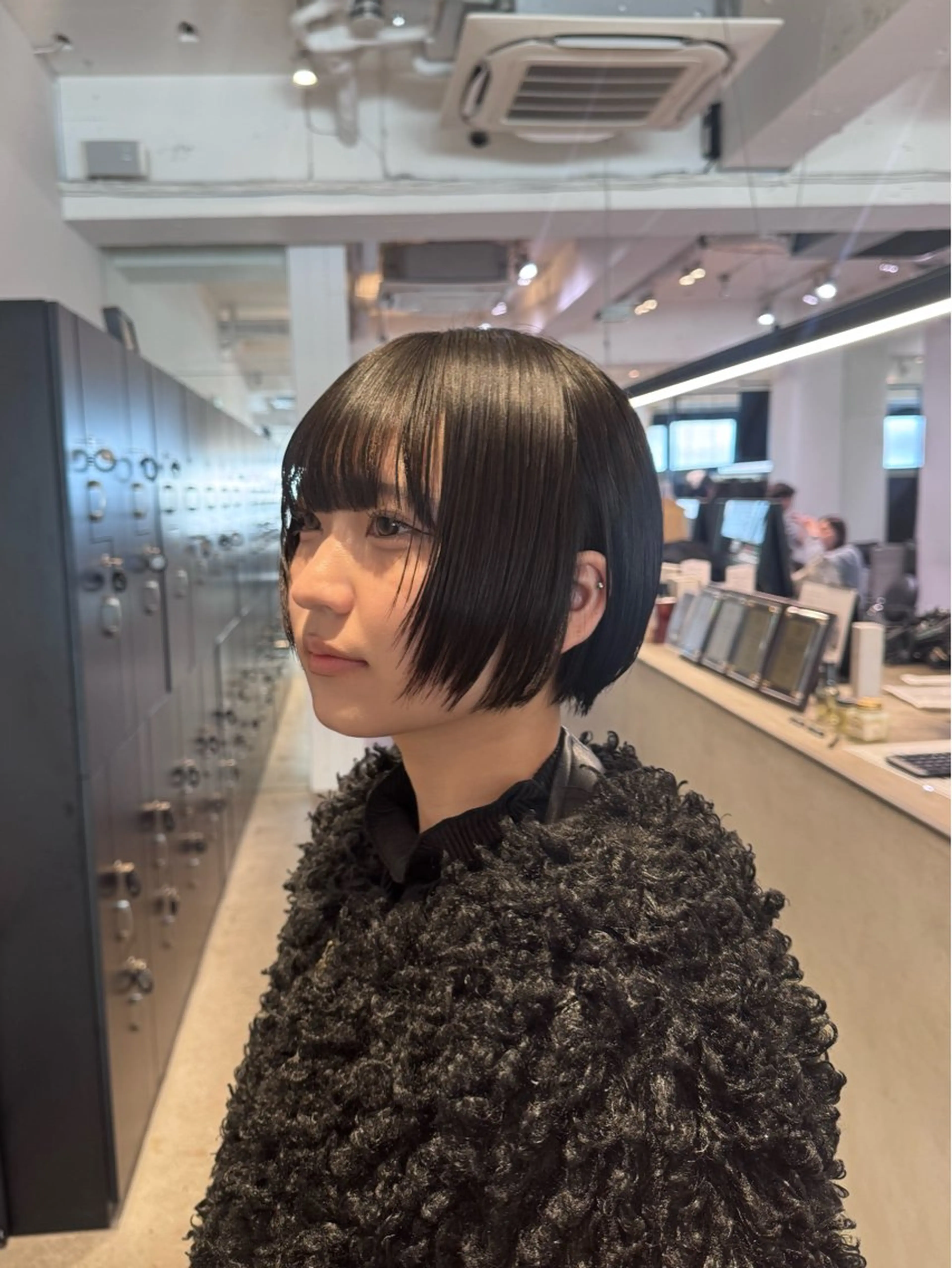 ショート ボブ 顔まわりレイヤー 顔周りカット レイヤーカット リクト /レイヤーカットのヘアスタイル