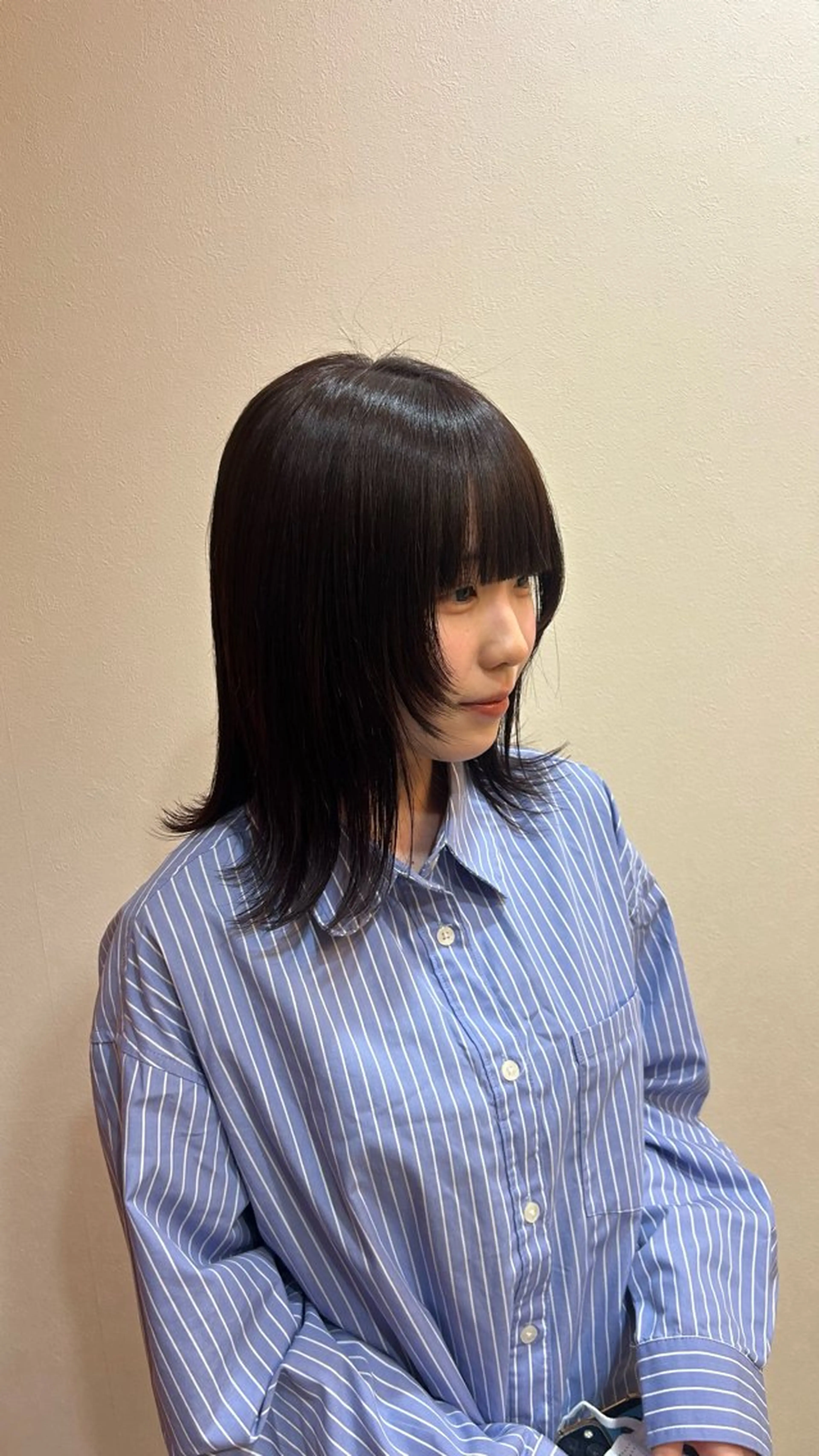 ミディアム カラー 顔まわりレイヤー レイヤーカット ワイドバング カット 村松 麻菜のヘアスタイル