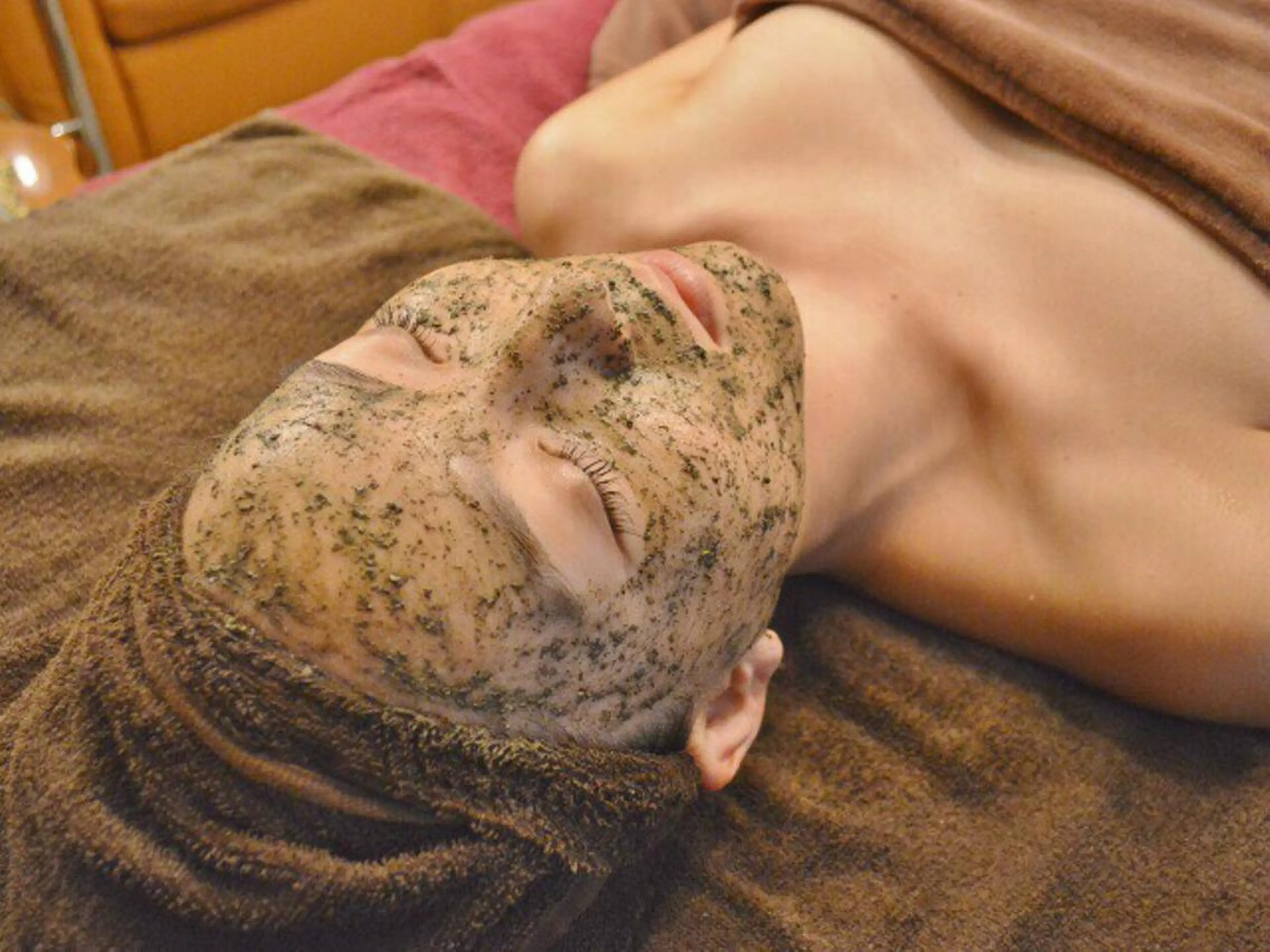 minimo限定💎大人気❣️REVI陶肌トリートメント１g🌹肌質改善、ニキビ、シミ、毛穴✨美容液パック付の写真