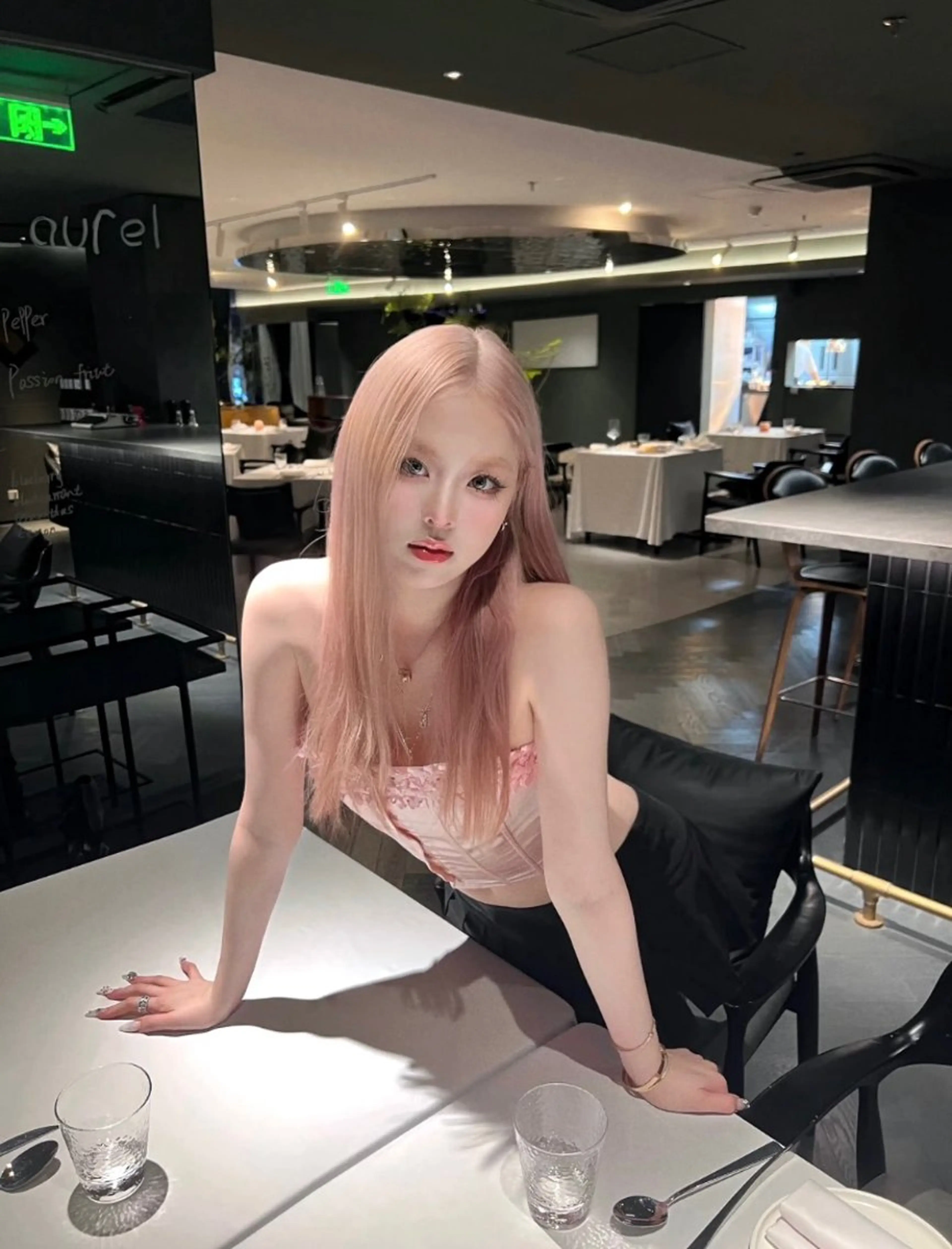ミディアム カラー ヘアアレンジ カット ヘアカラー mina 🌷のヘアスタイル