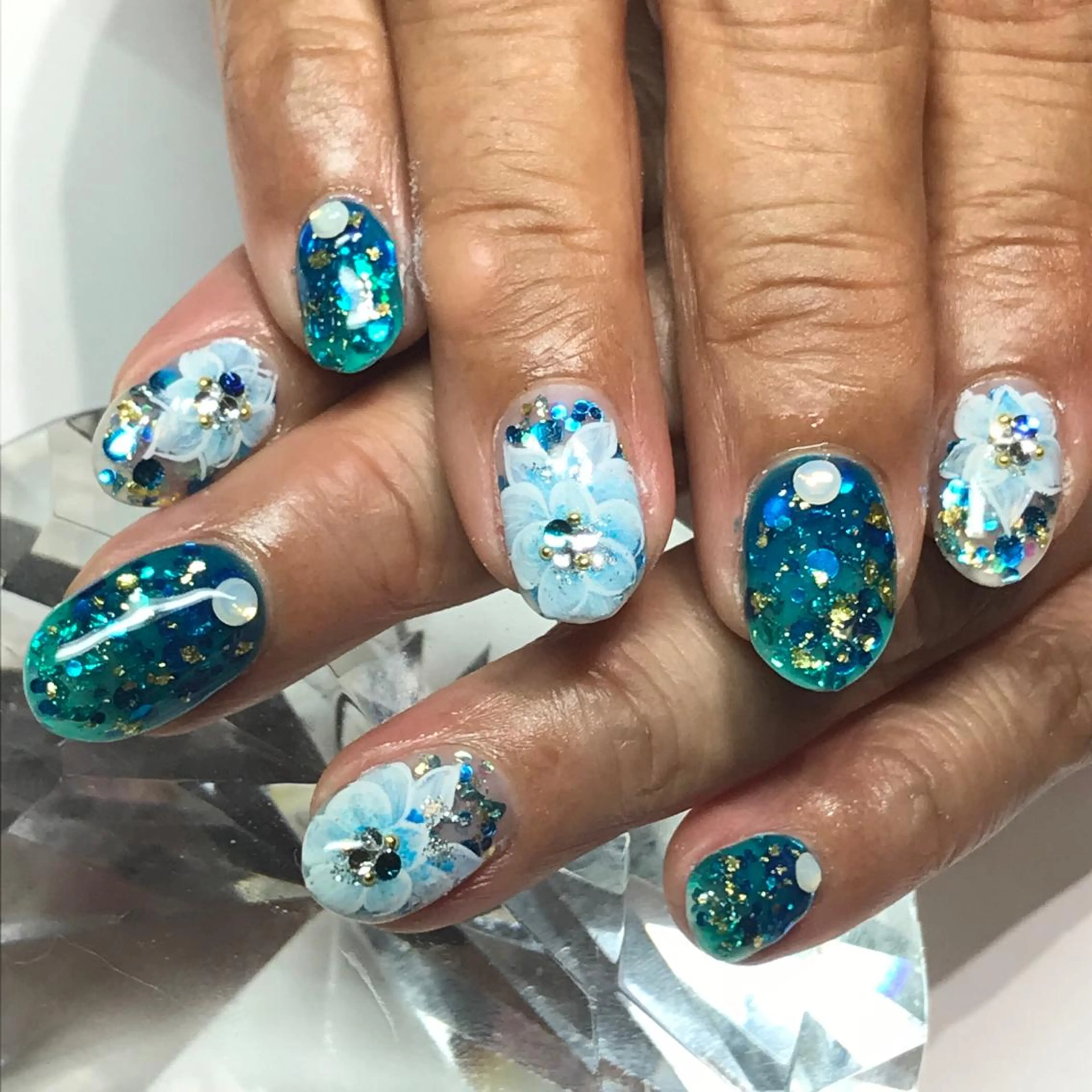 ネイル ホログラムネイル 持ち込み YUN 💅のネイルデザイン