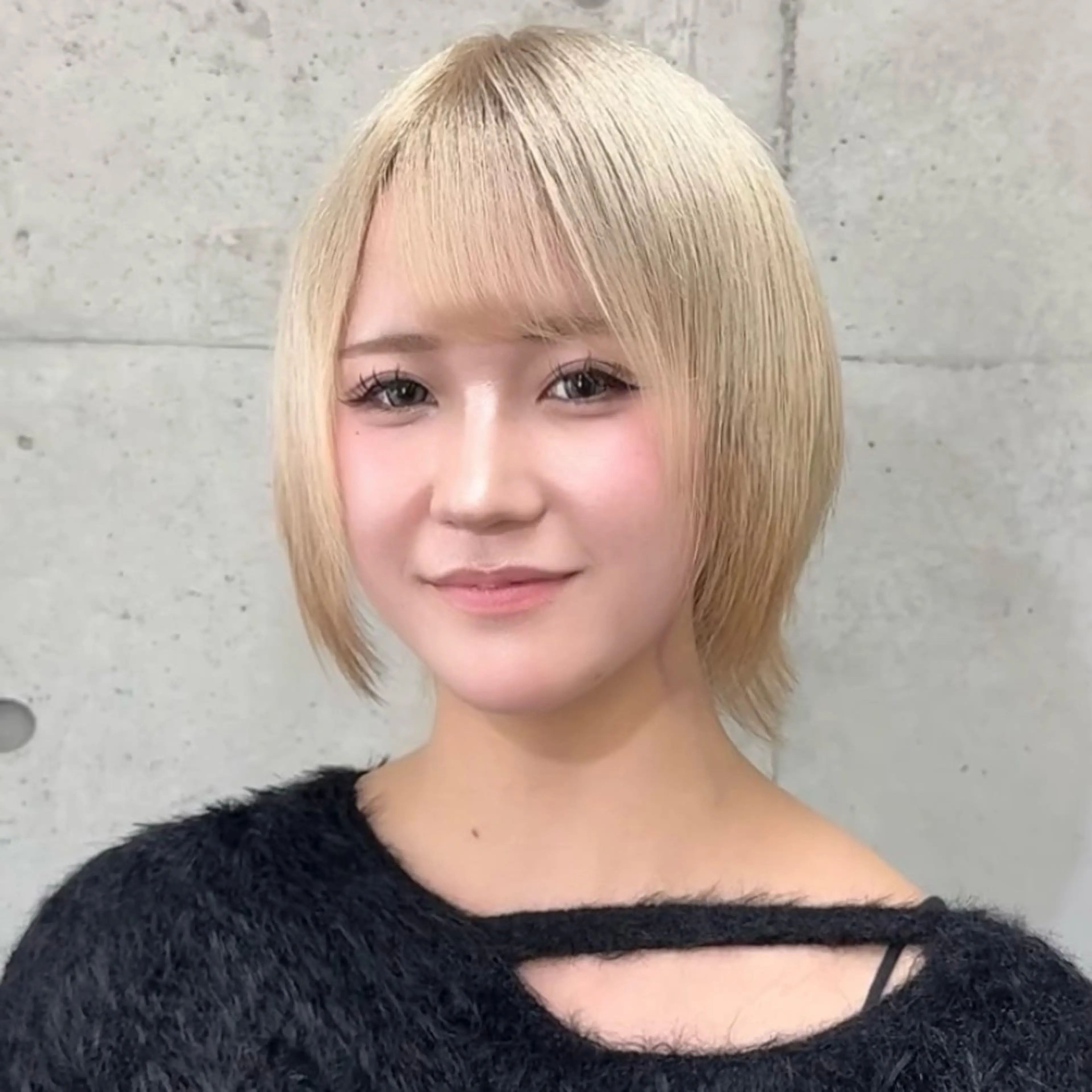 セミロング カラー ✨ブリーチ支持No1 複雑履歴修正/舘岡のヘアスタイル