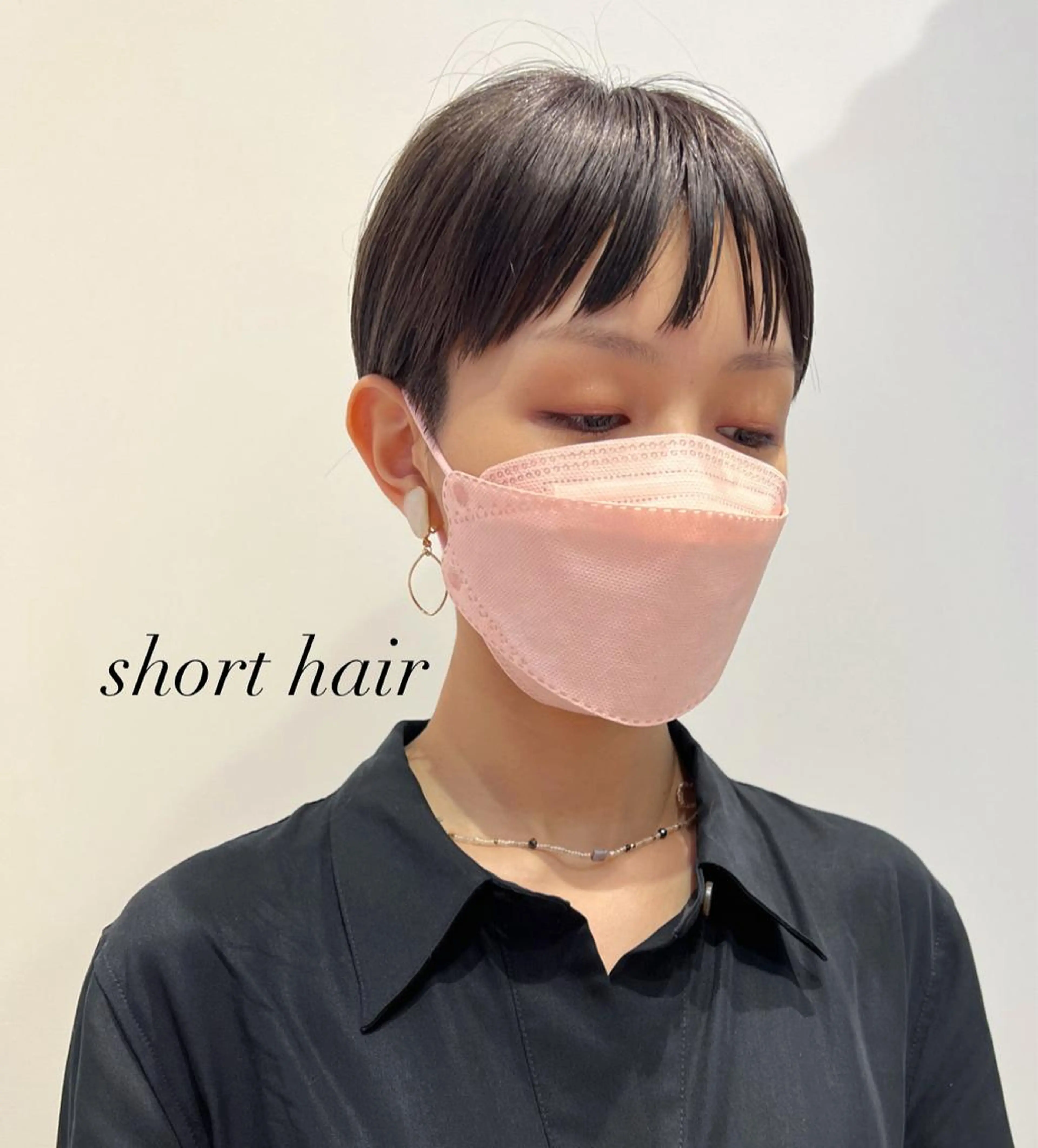 ショート カラー ベリーショート オン眉 ショートヘア era shioriのヘアスタイル