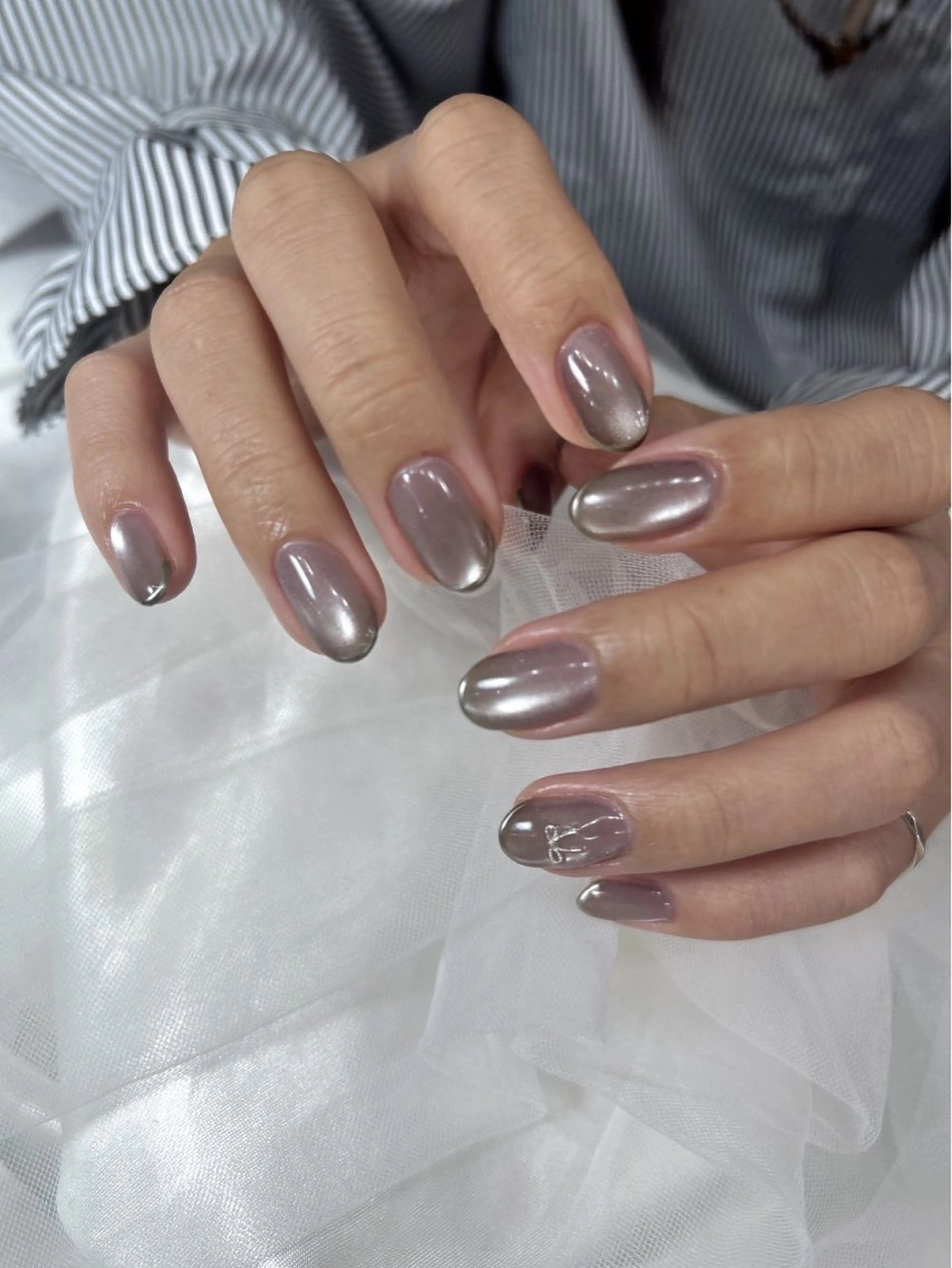 ネイル マグネットネイル 神戸駅ネイルサロン PE NAILSのネイルデザイン