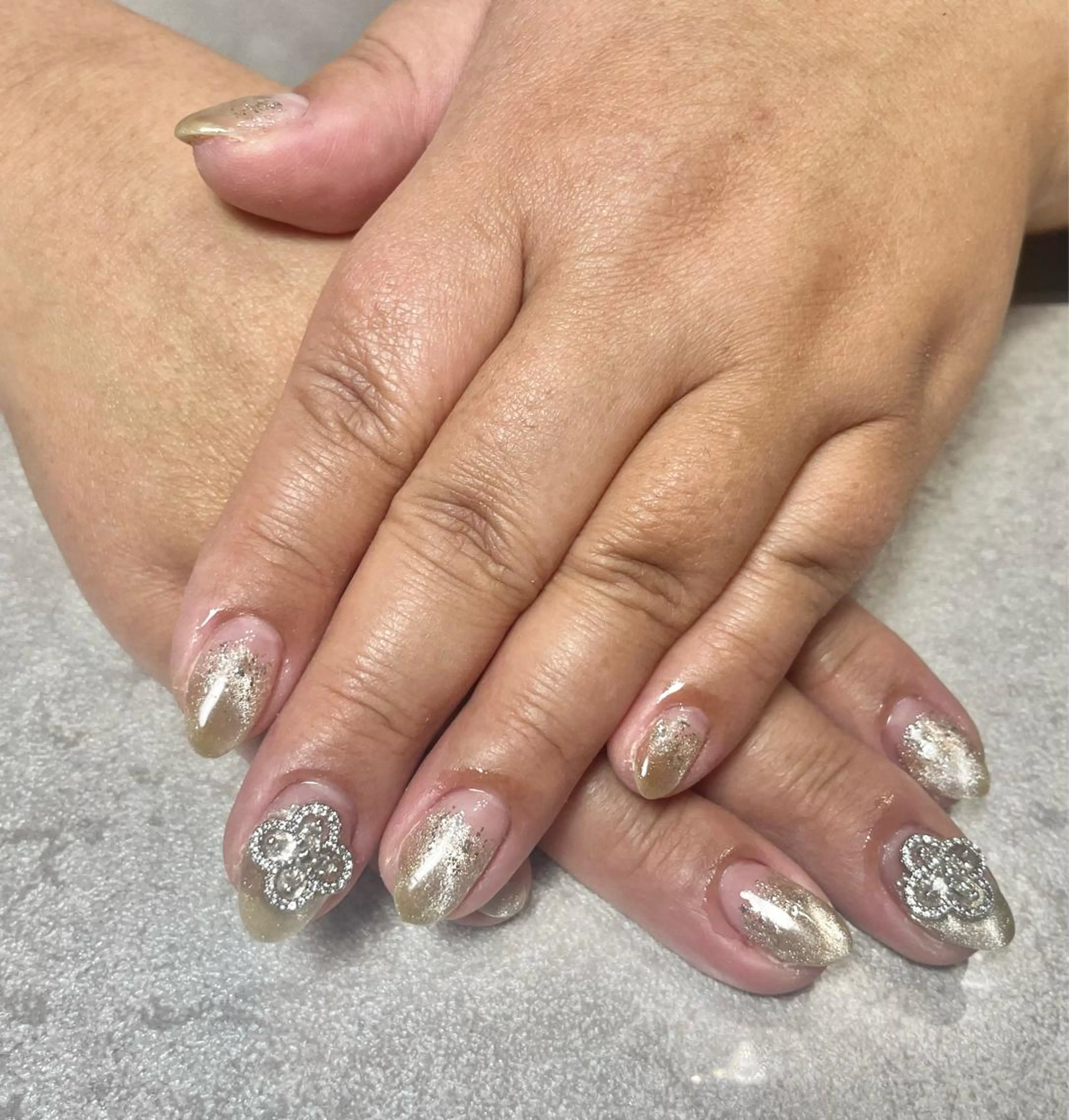 ネイル ジェルネイル ゴールド グラデーション キラキラネイル ラメ(グリッター) BLANC.nail yuuのネイルデザイン