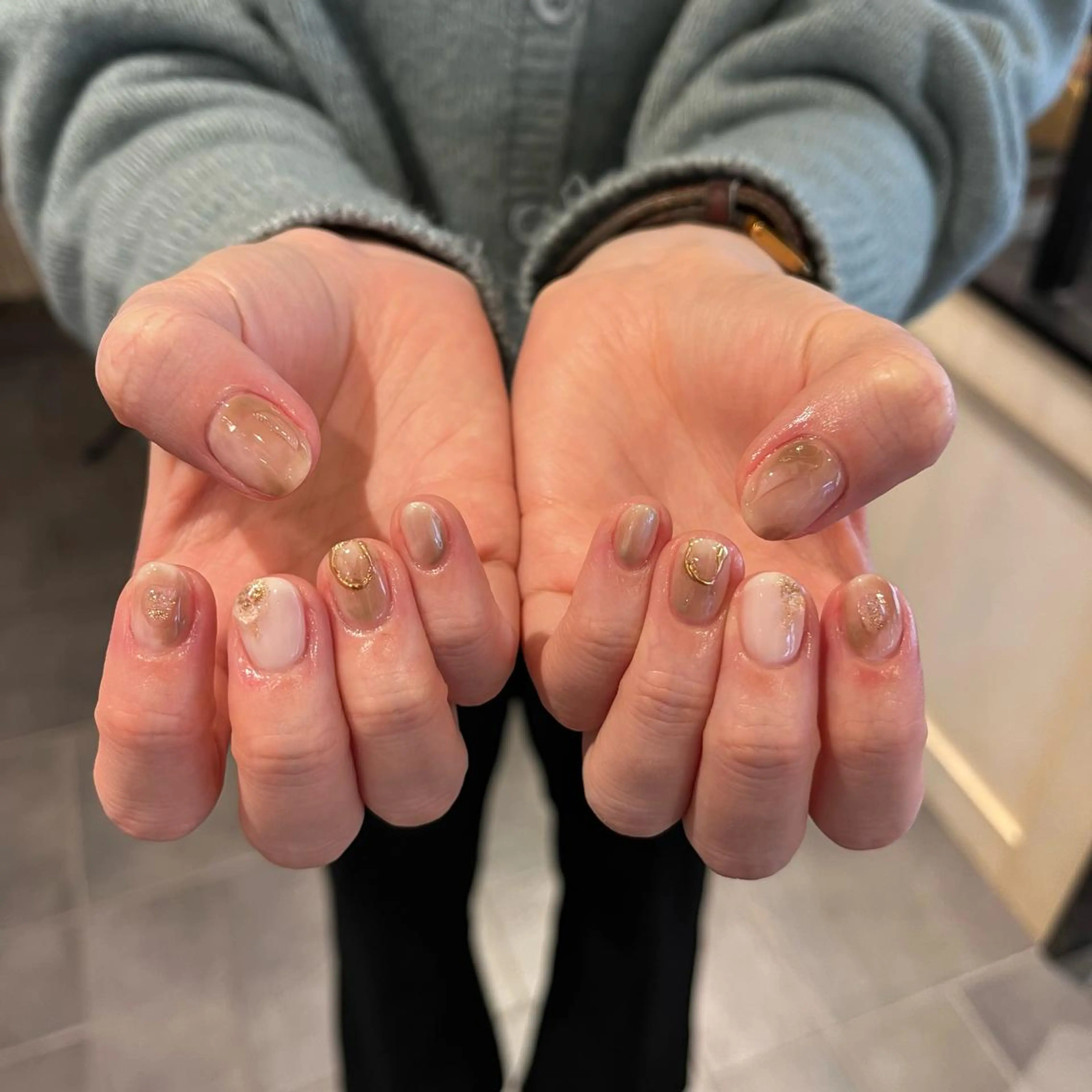 ネイル ニュアンスネイル 鈴木 里奈のネイルデザイン