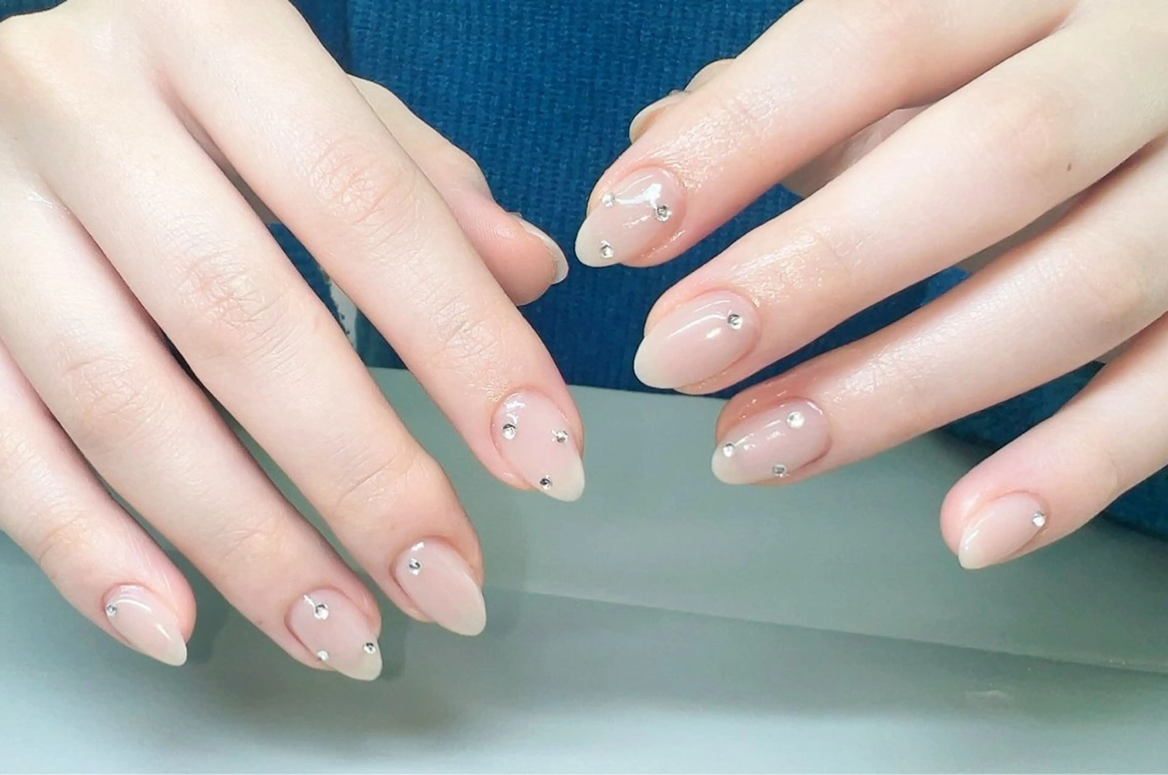 ワンカラーorラメグラテーション+スートン20個まで（オフ込み)の写真