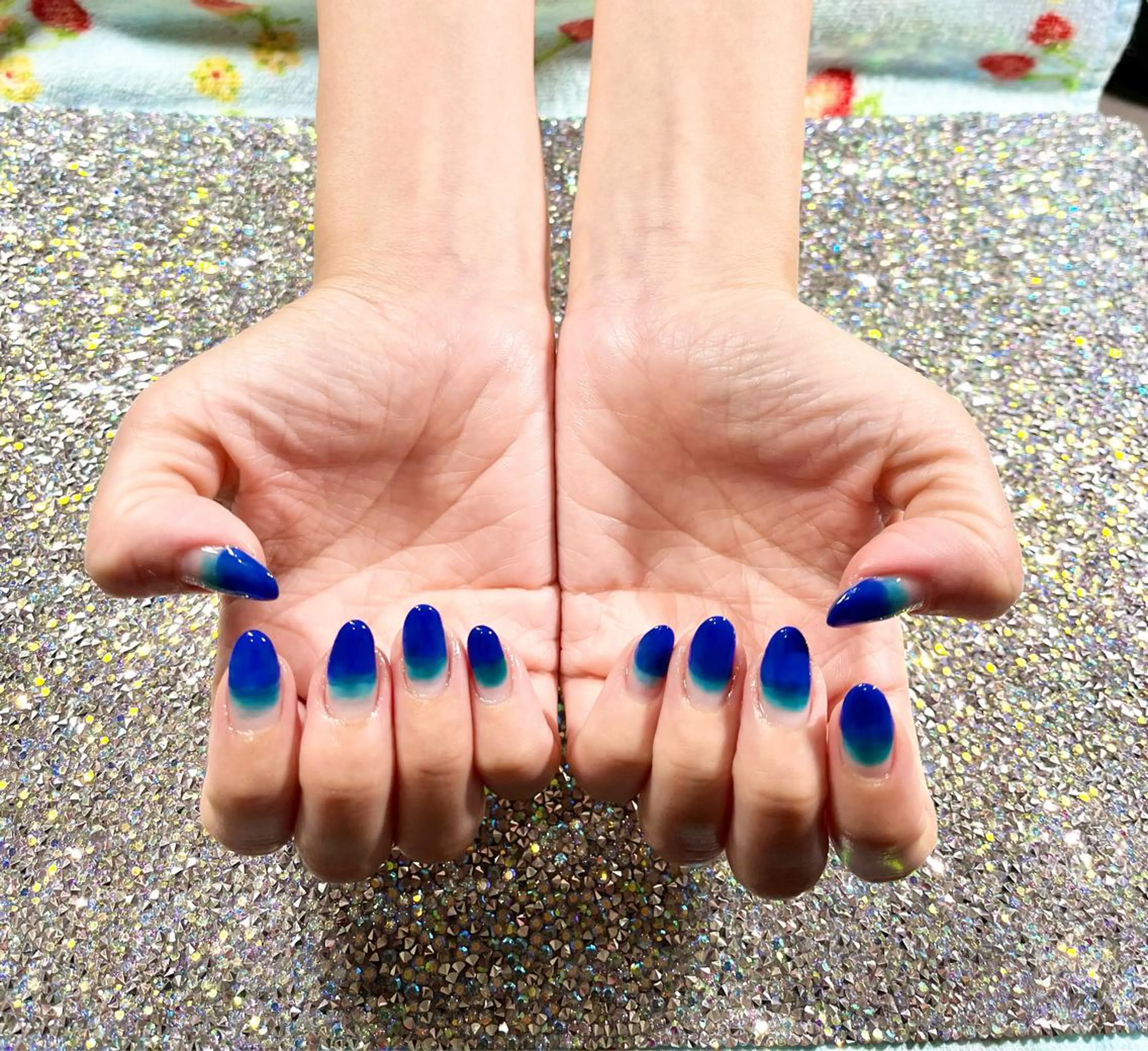 カラー ブルーカラー 透明感カラー グラデーションカラー Tairacchi ﾀｲﾗｯﾁのエステ・リラクイメージ