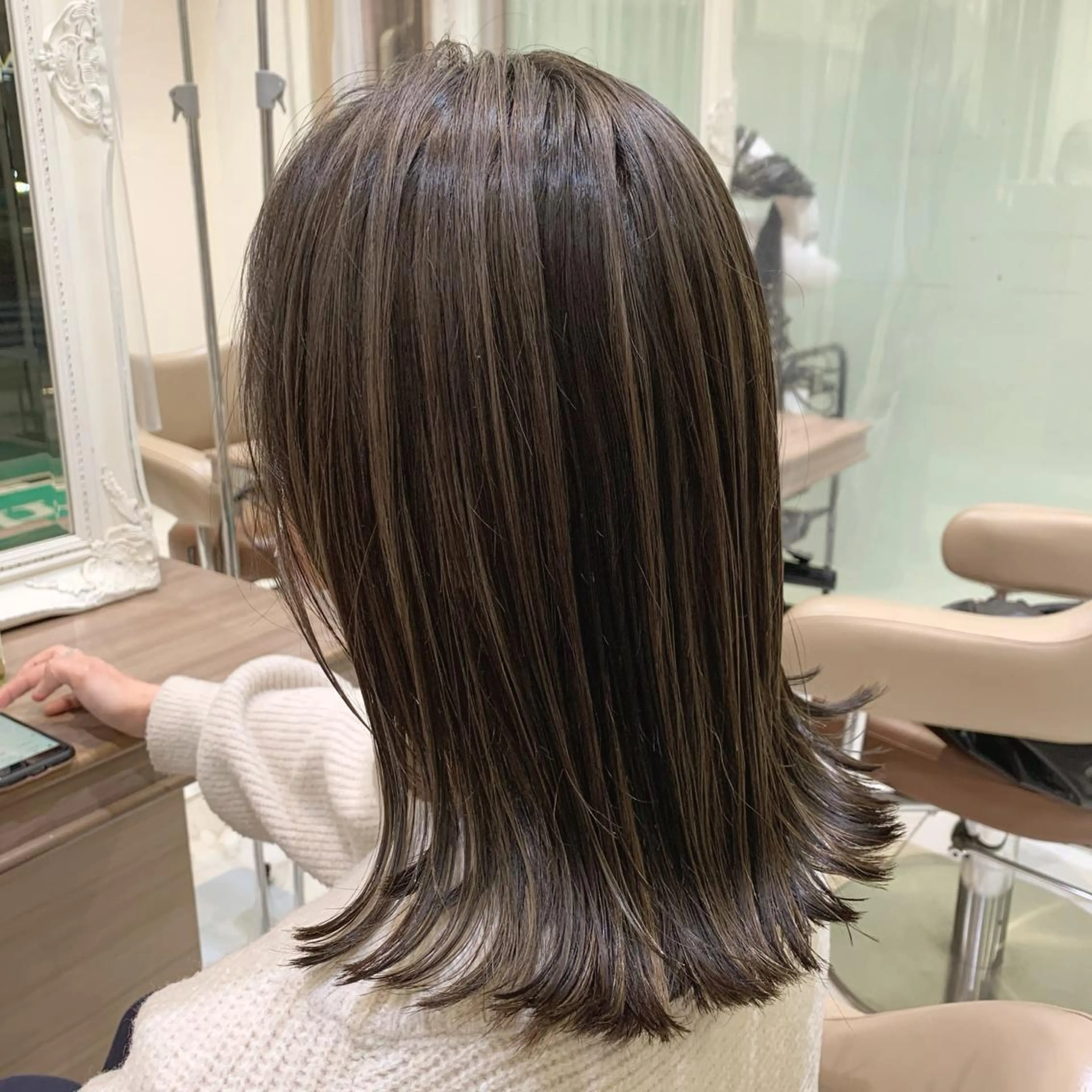 ミディアム カラー ヘアアレンジ 白髪ぼかしハイライト 茗荷谷駅徒歩2分のヘアスタイル
