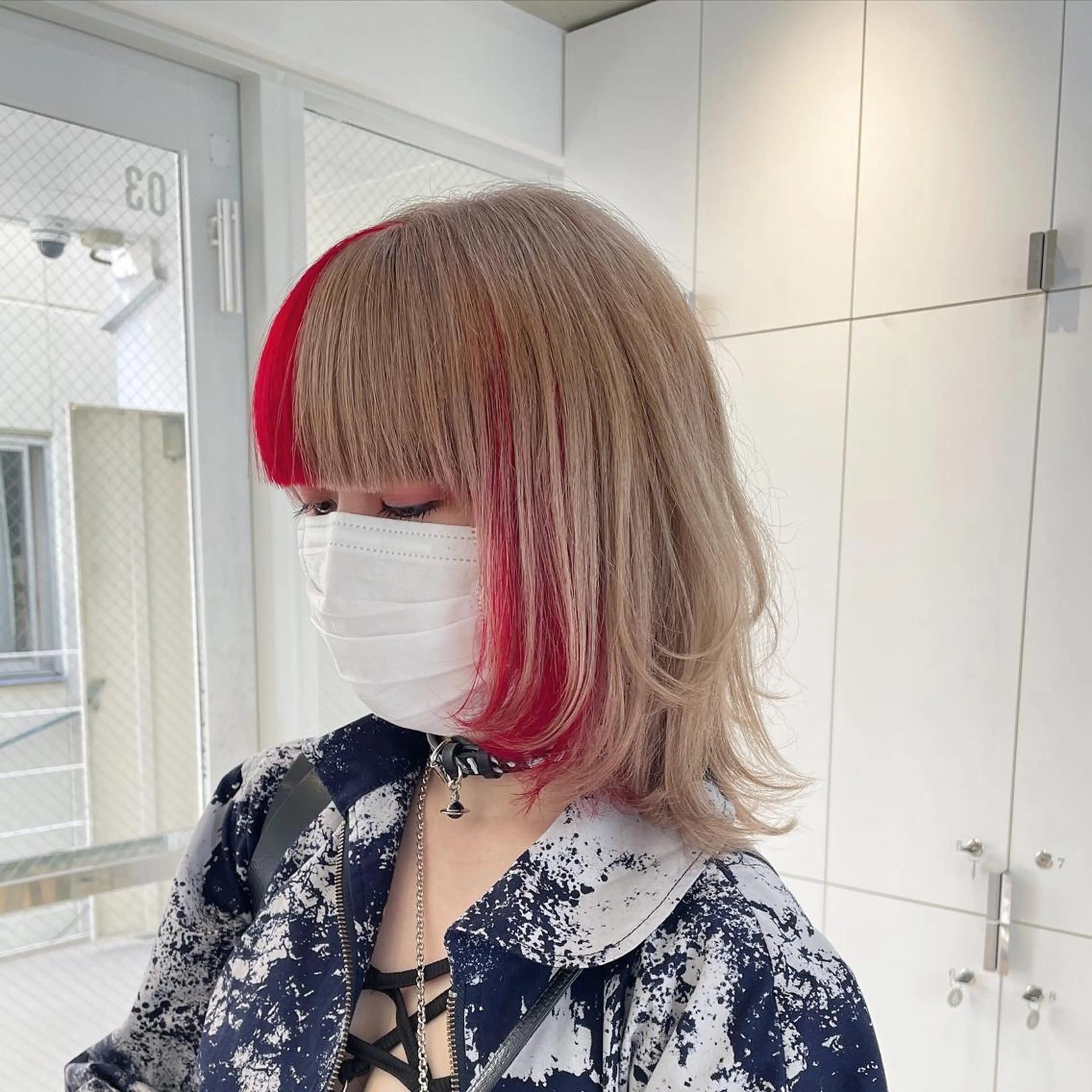 ミディアム カラー ヘアアレンジ ベージュカラー ミルクティーベージュ レッドカラー ヘアカラー トリートメント ヘッドスパ ヘアセット 艶髪✨寒色カラー✨ 翁長孝輔のヘアスタイル