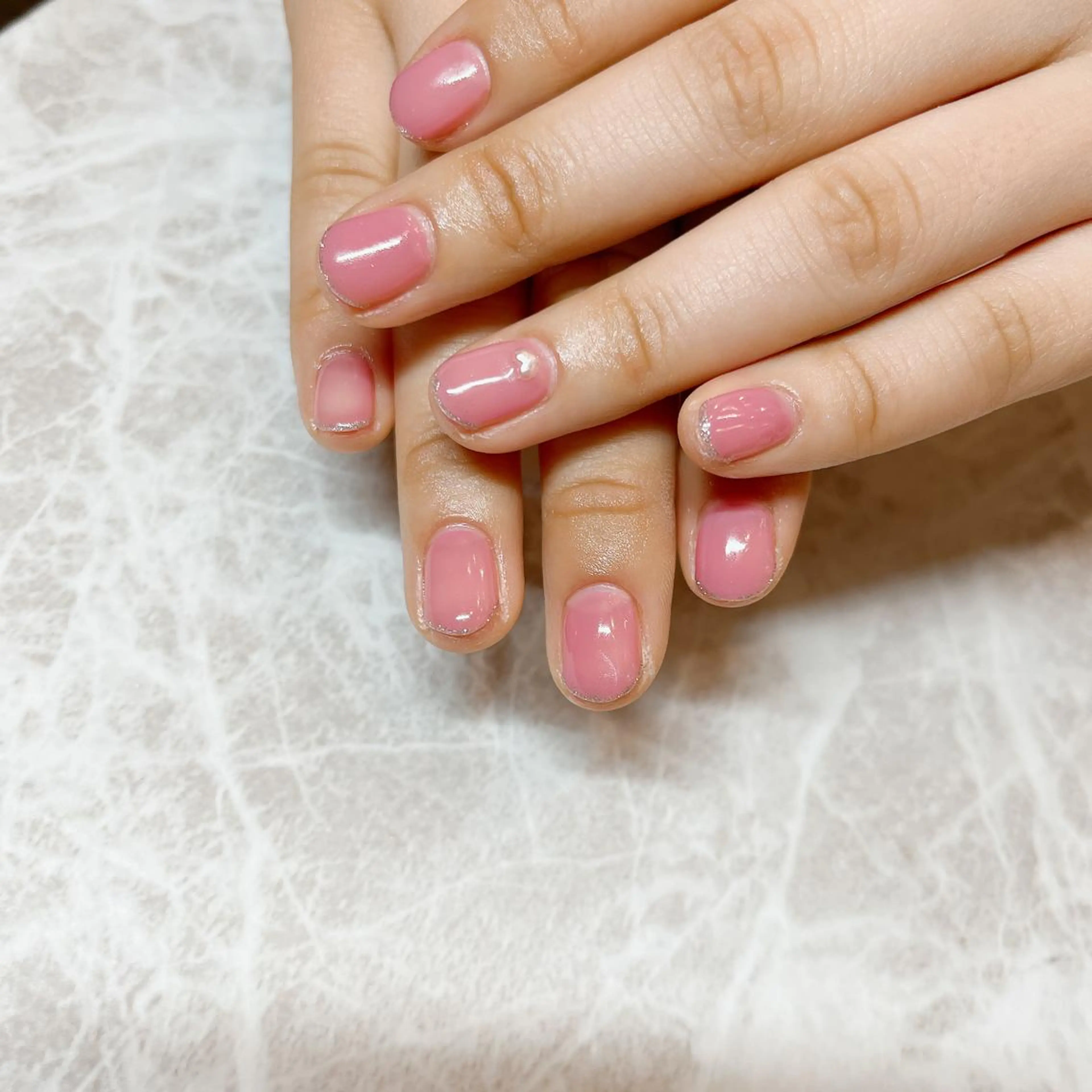 ネイル ラメ(グリッター) ピンク ハンドネイル 関谷 真登佳のネイルデザイン