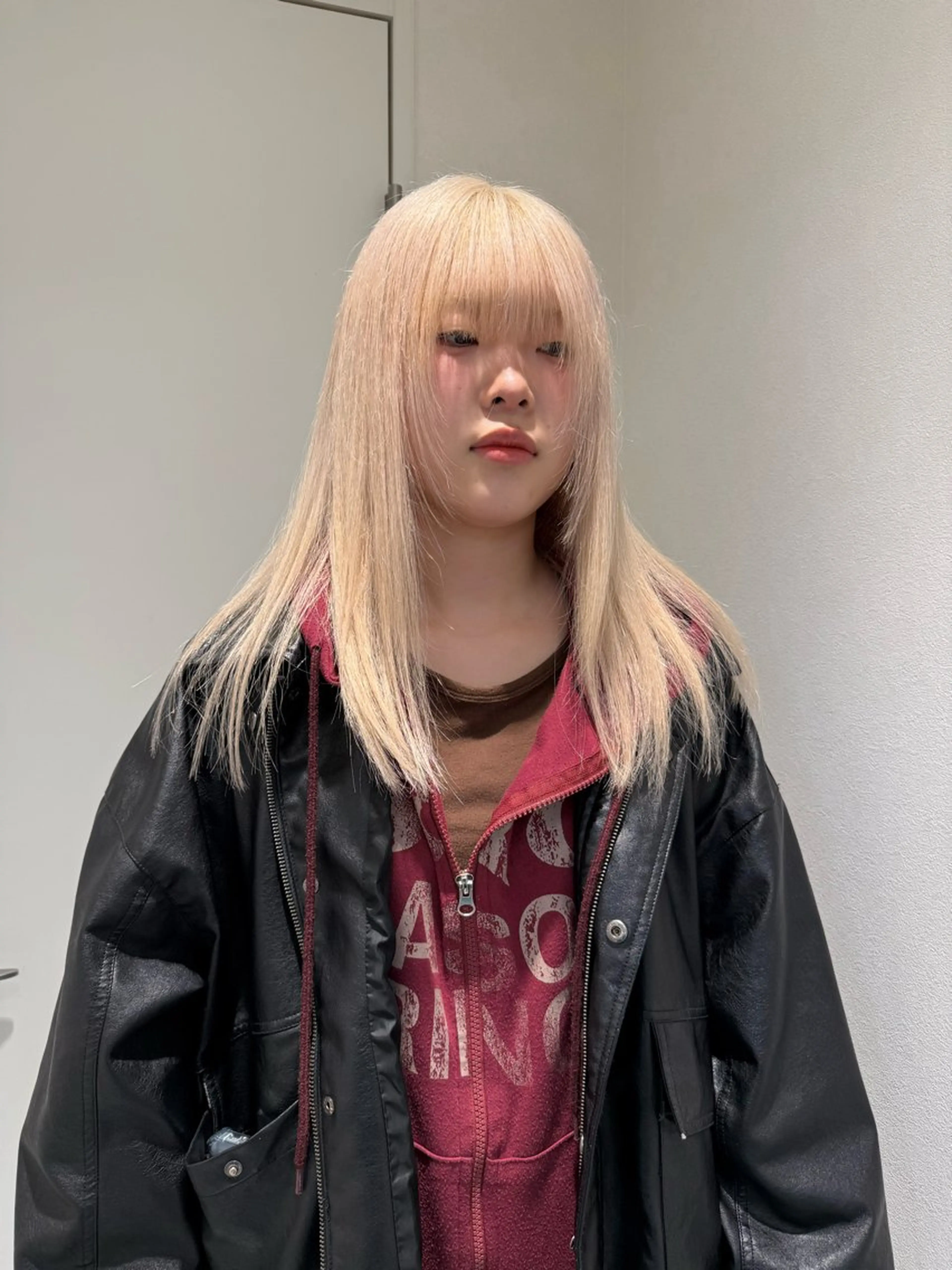 セミロング カラー ヘアアレンジ ベージュカラー ブリーチ ブロンド デザインカラー ミルクティーベージュ ヘアカラー 【🥀履歴修正🥀】 ハイトーン職人/拓真のヘアスタイル