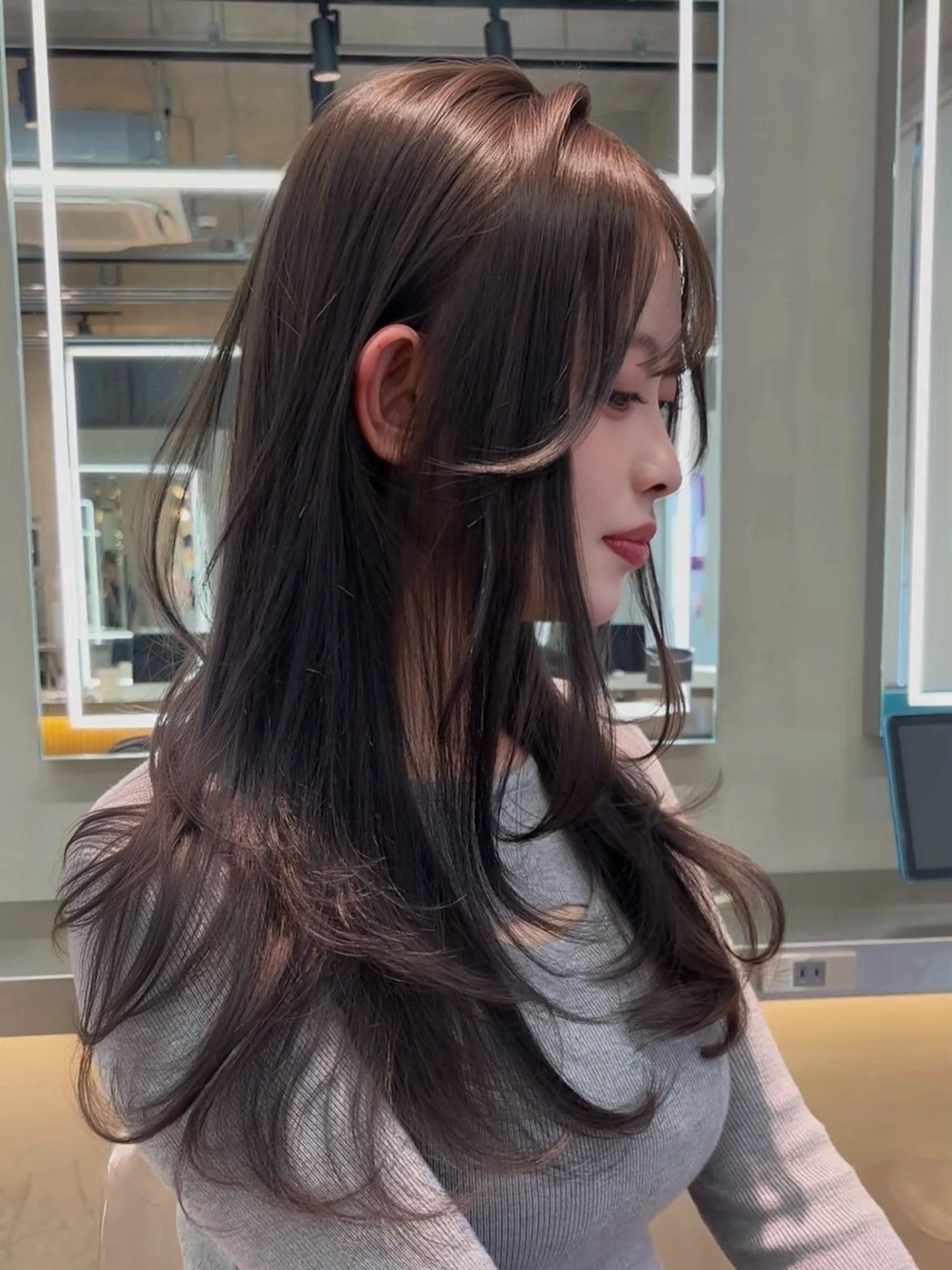 ロング カラー ベージュカラー ブリーチ 透明感カラー ブリーチなしカラー 髪質改善 【博多髪質改善】 吉村　清志のヘアスタイル