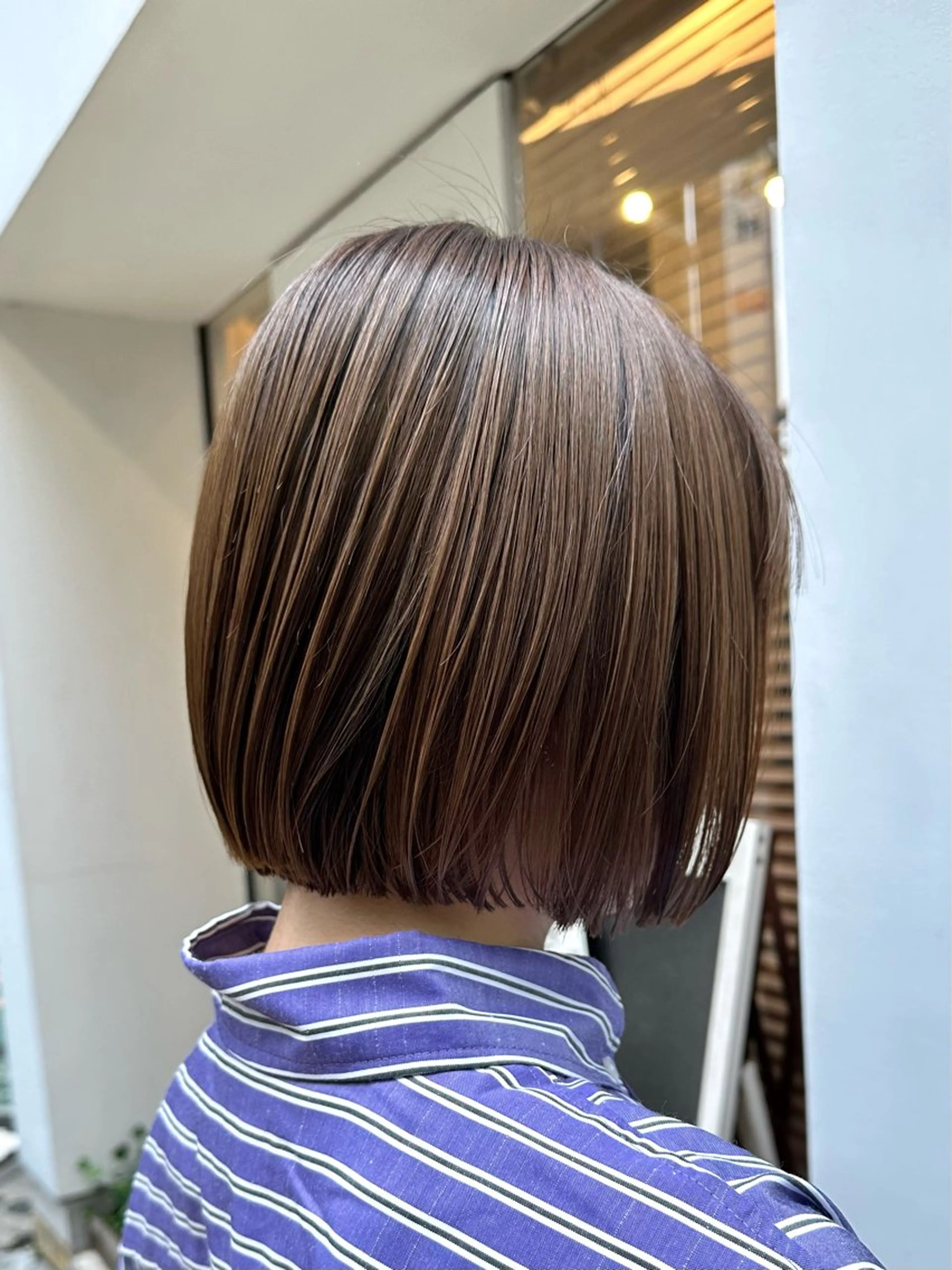 ミディアム カラー パーマ 切りっぱなしボブ ベージュカラー ブリーチ ブルーカラー 透明感カラー カット ヘアカラー 新宿御苑前/新宿 Ryuseiのヘアスタイル