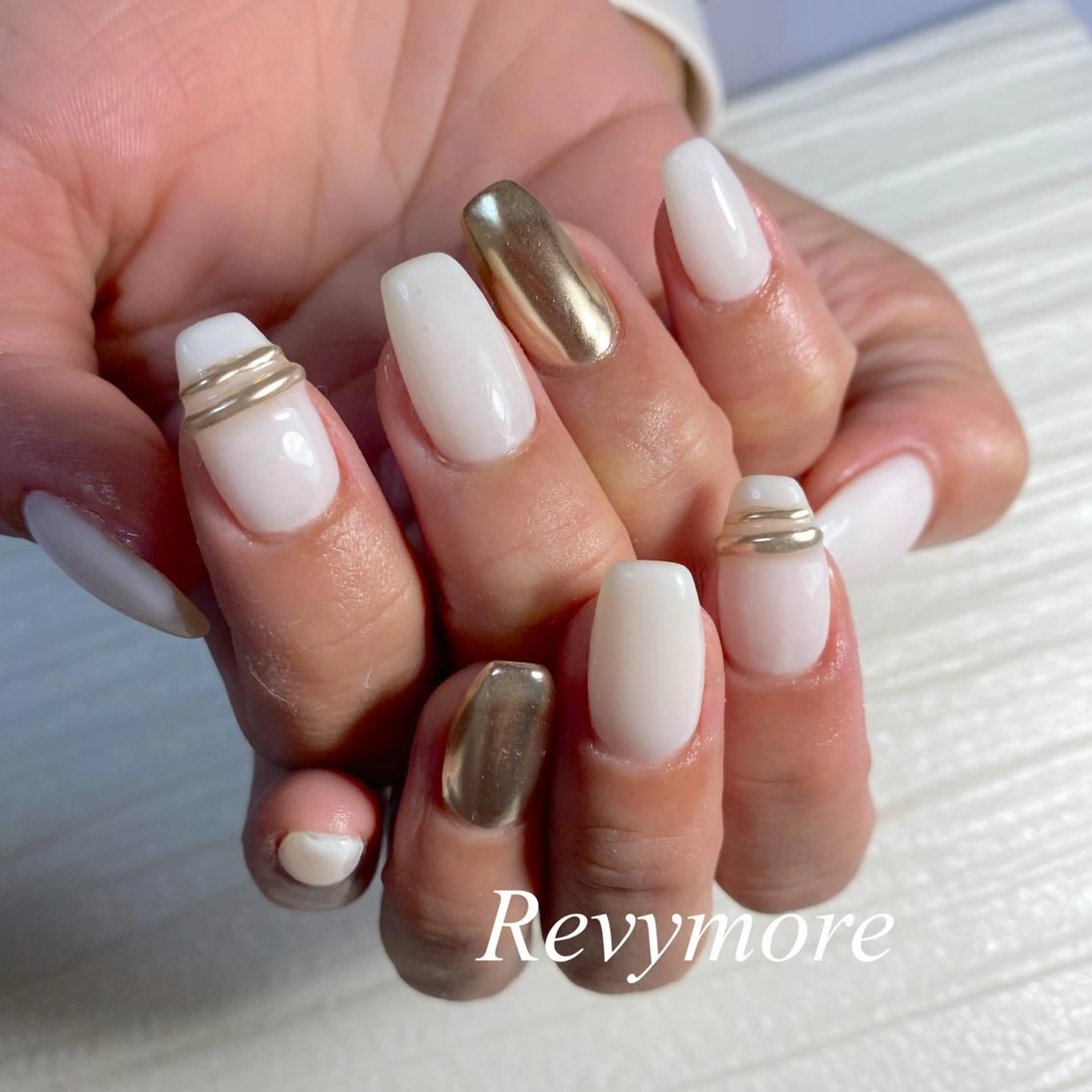 ミディアム ネイル アートネイル ジェルネイル ミラーネイル ニュアンスネイル オフィスネイル nail salon Revymore所属・nail salon Revymoreのネイルデザイン