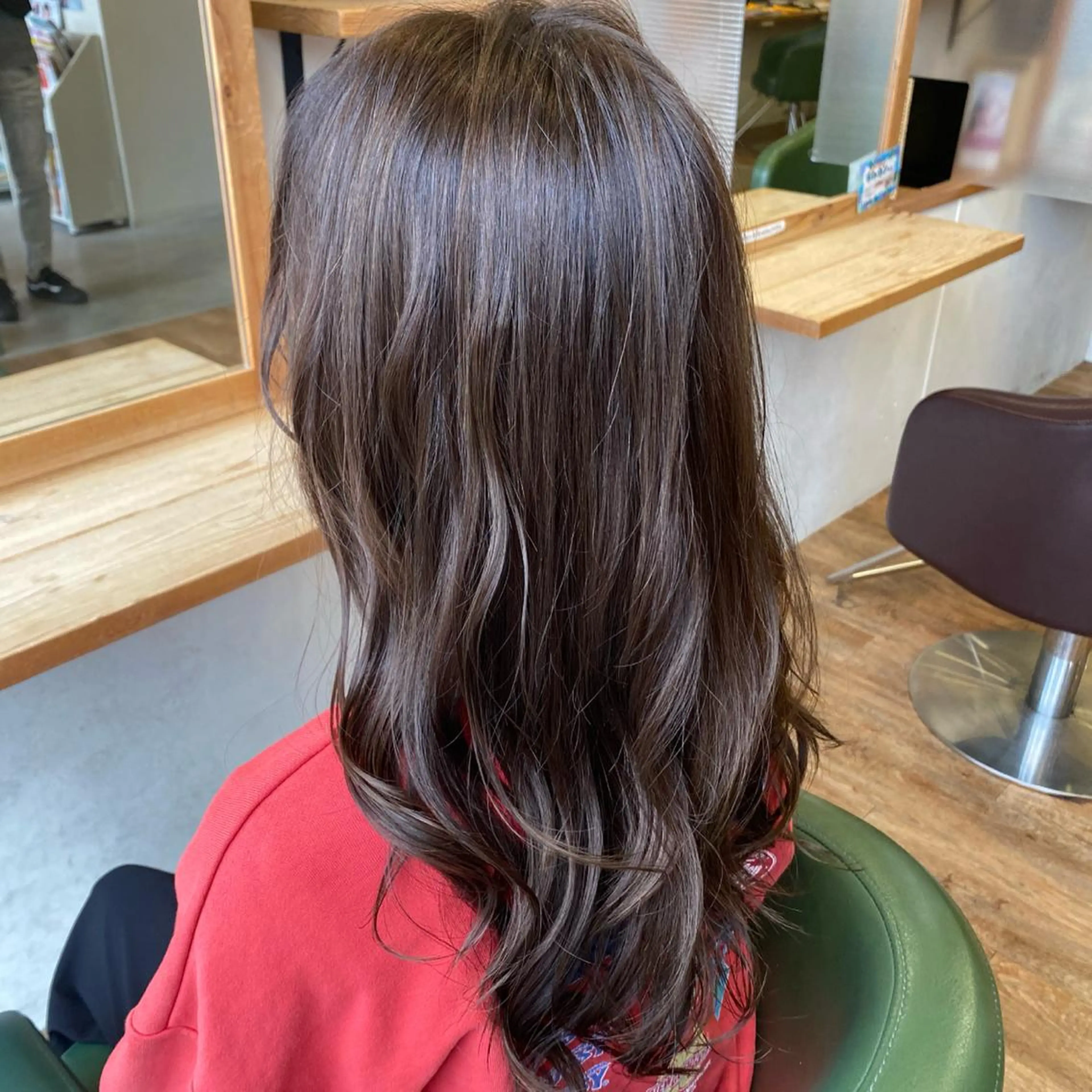 ロング カラー アッシュ シルバー シルバーアッシュ 西村 恵祐のヘアスタイル