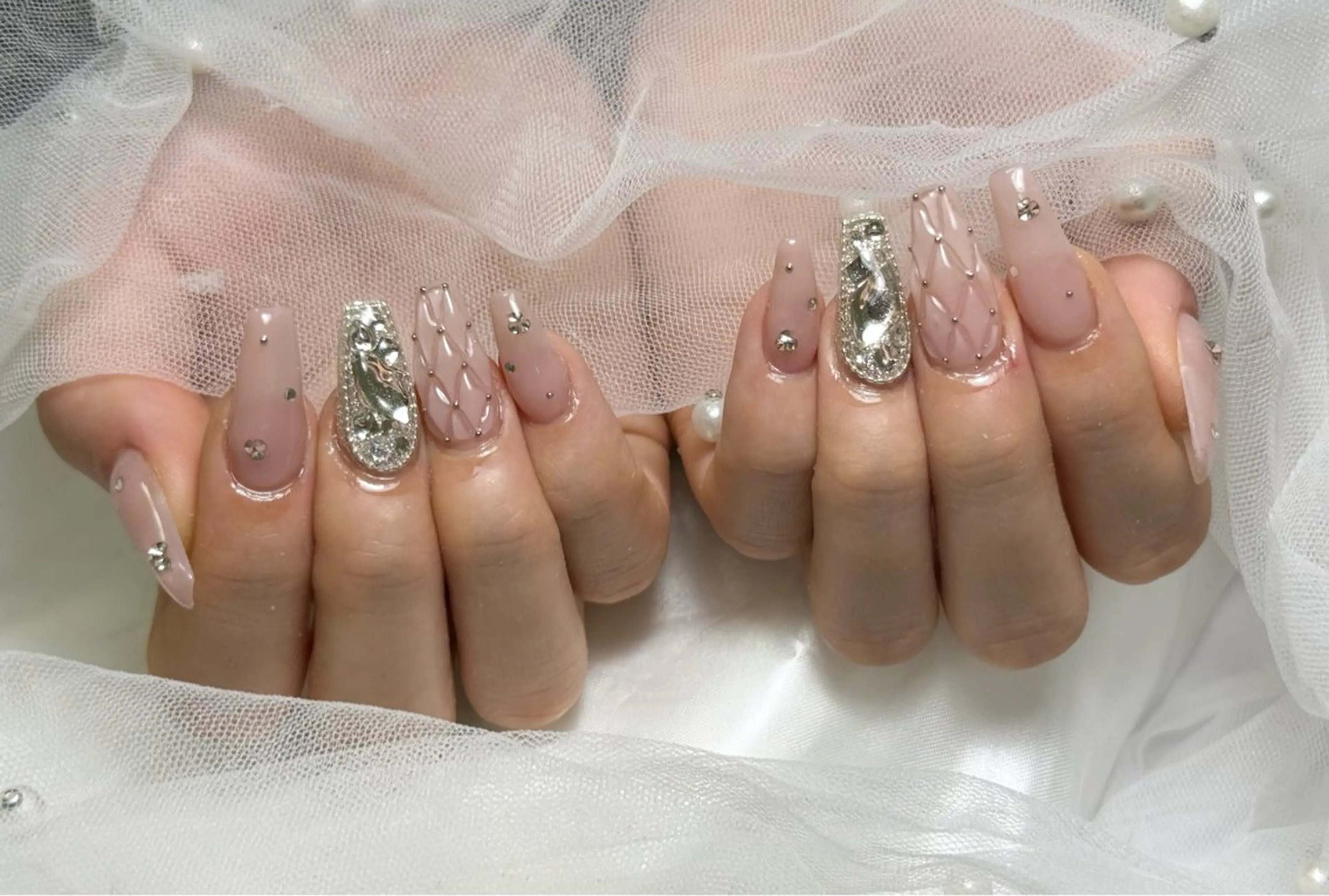 ネイル ハンドネイル Roi〈ロワ〉 Minakoのネイルデザイン