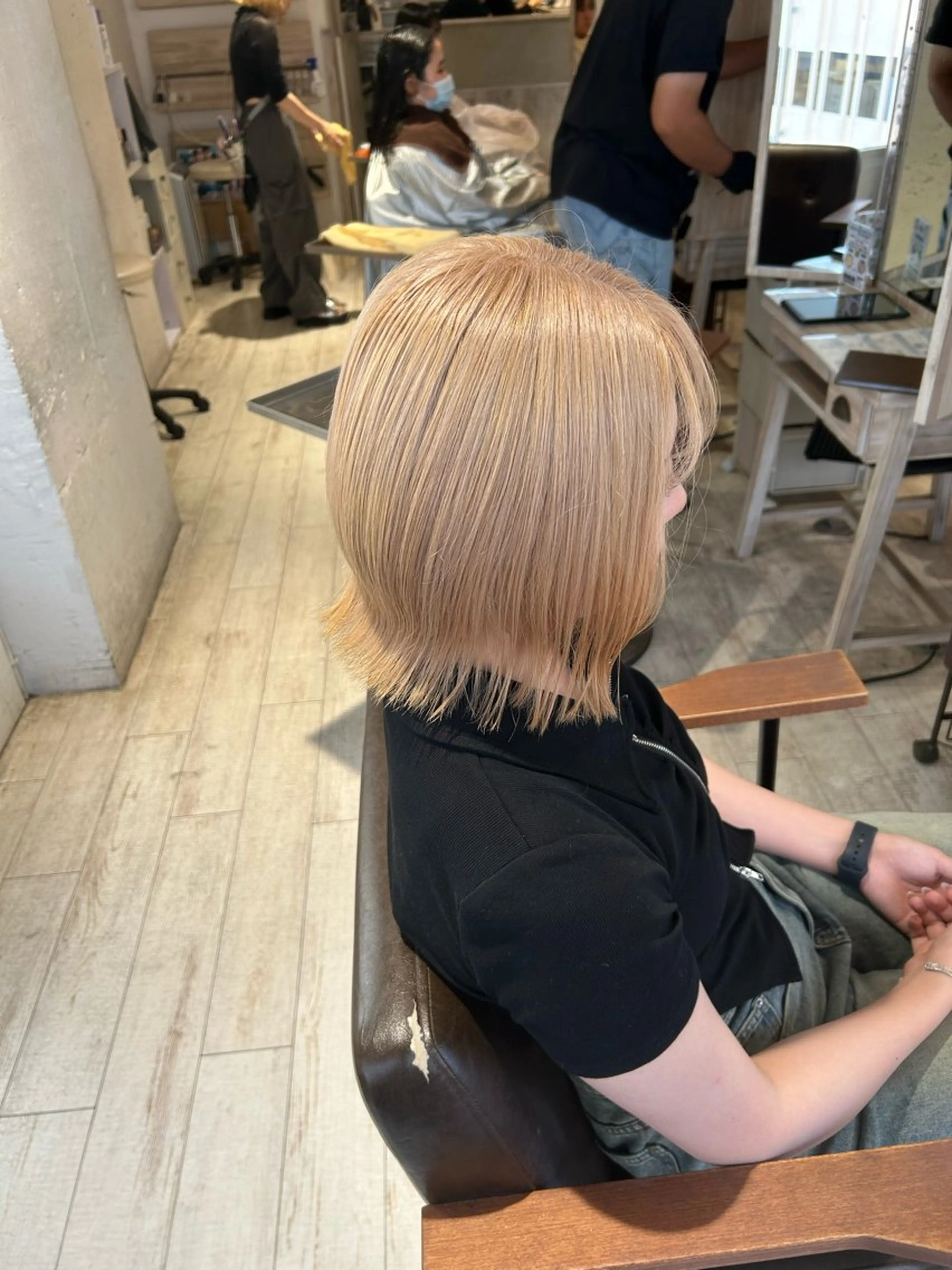 カラー ブリーチ ブロンド ヘアカラー 韓国風／ハイトーン 砂原洋介のヘアスタイル