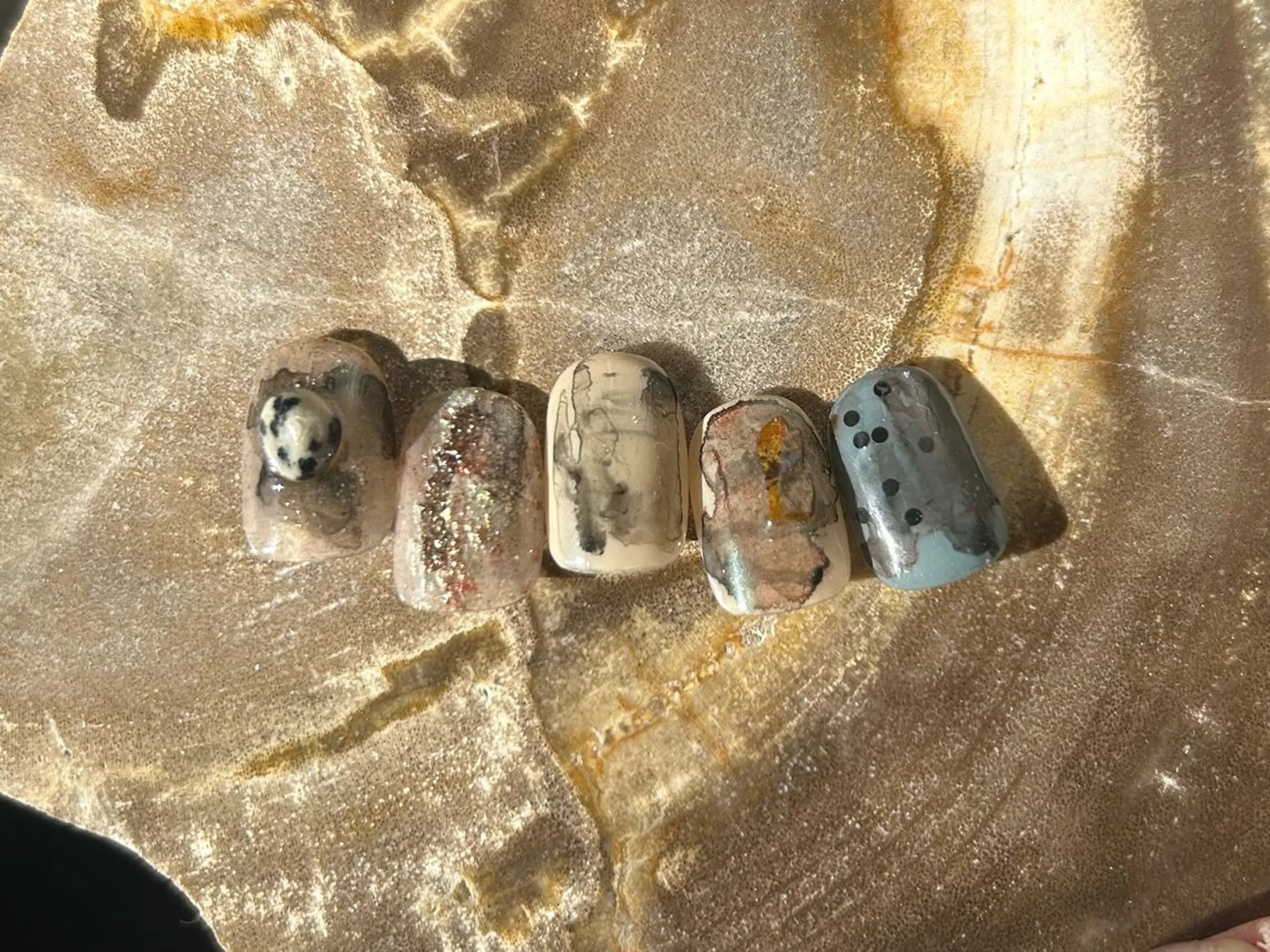 ネイル アートネイル フットネイル マグネットネイル ニュアンスネイル ハンドネイル アトリエ １０３のネイルデザイン