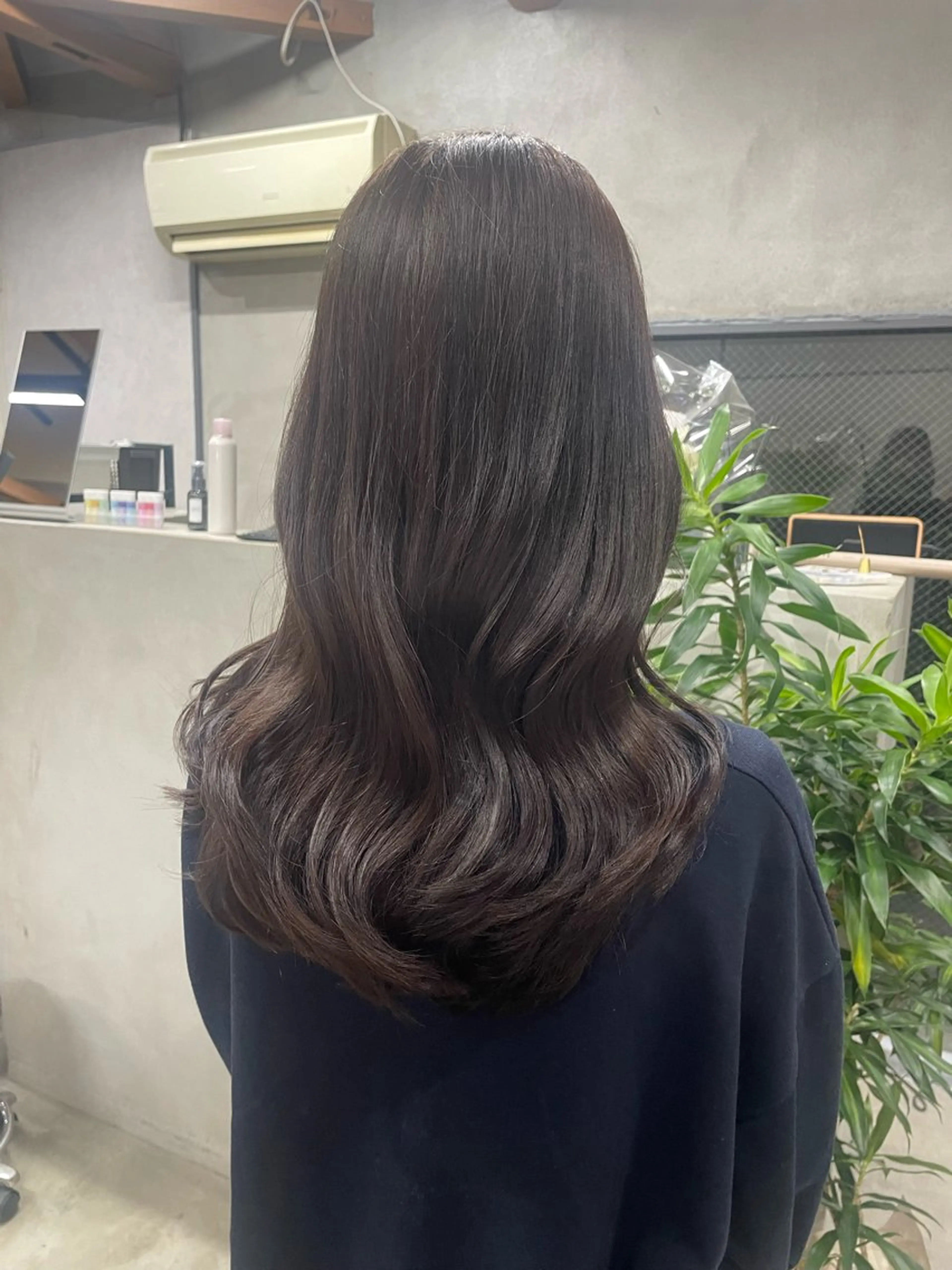 セミロング カラー ブラウンカラー AIRI layer cut hairのヘアスタイル