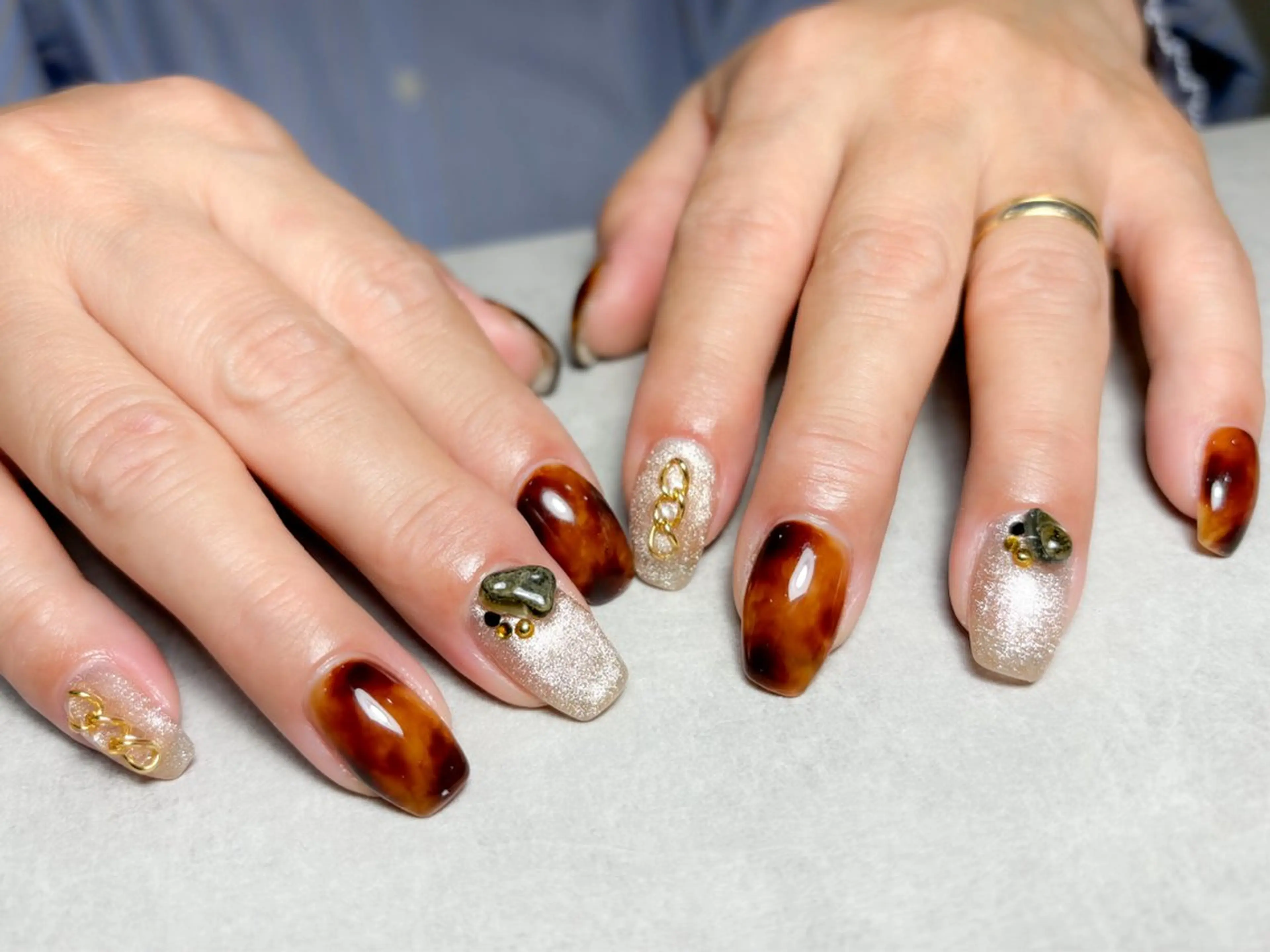 ネイル アートネイル べっ甲ネイル ジェルネイル 持ち込み パラジェル ハンドネイル BEAUTY SALON yc.hacci所属・SALON yc.hacciのマツエク・マツパデザイン