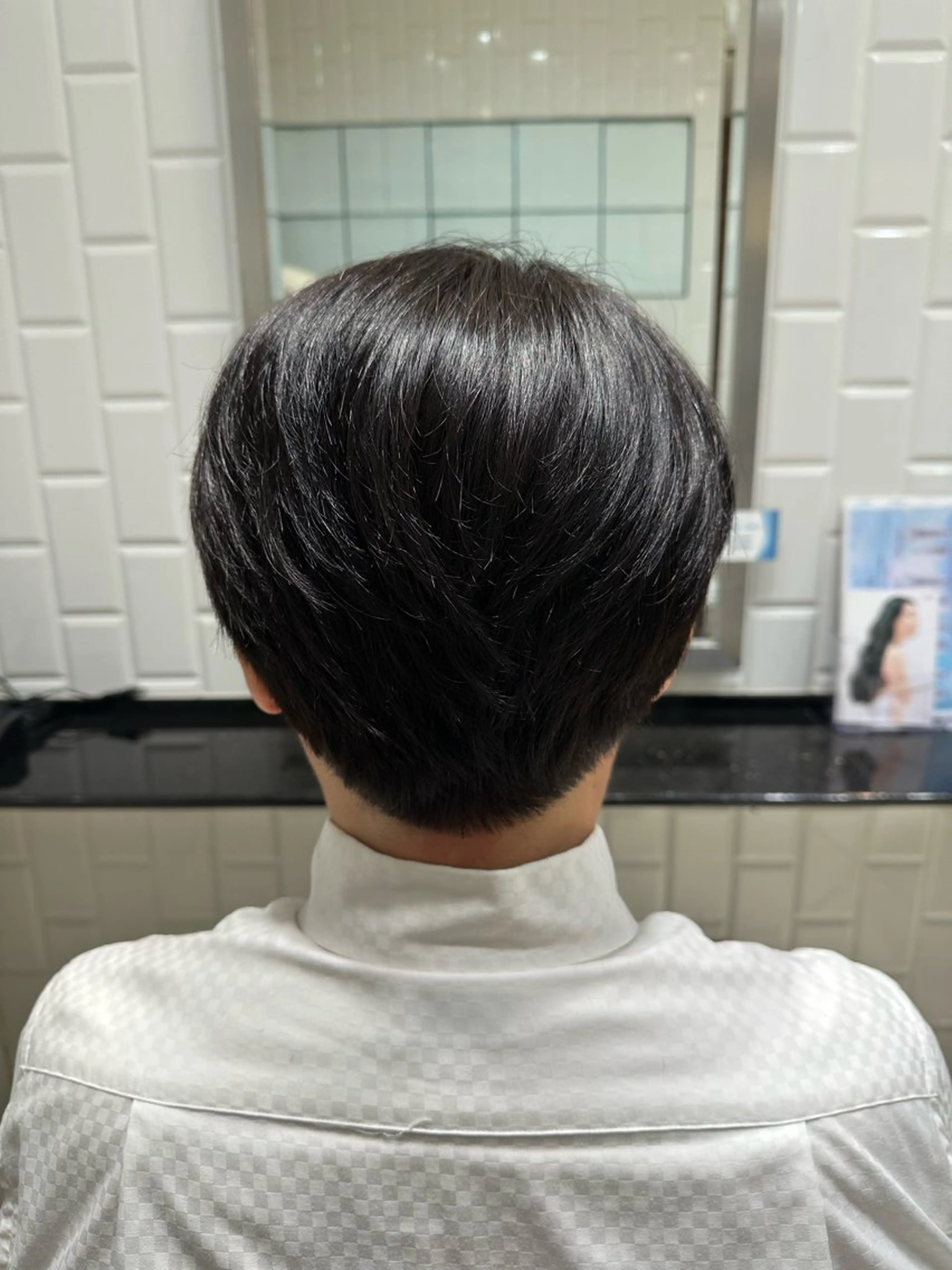カラー 岡 咲穂のヘアスタイル