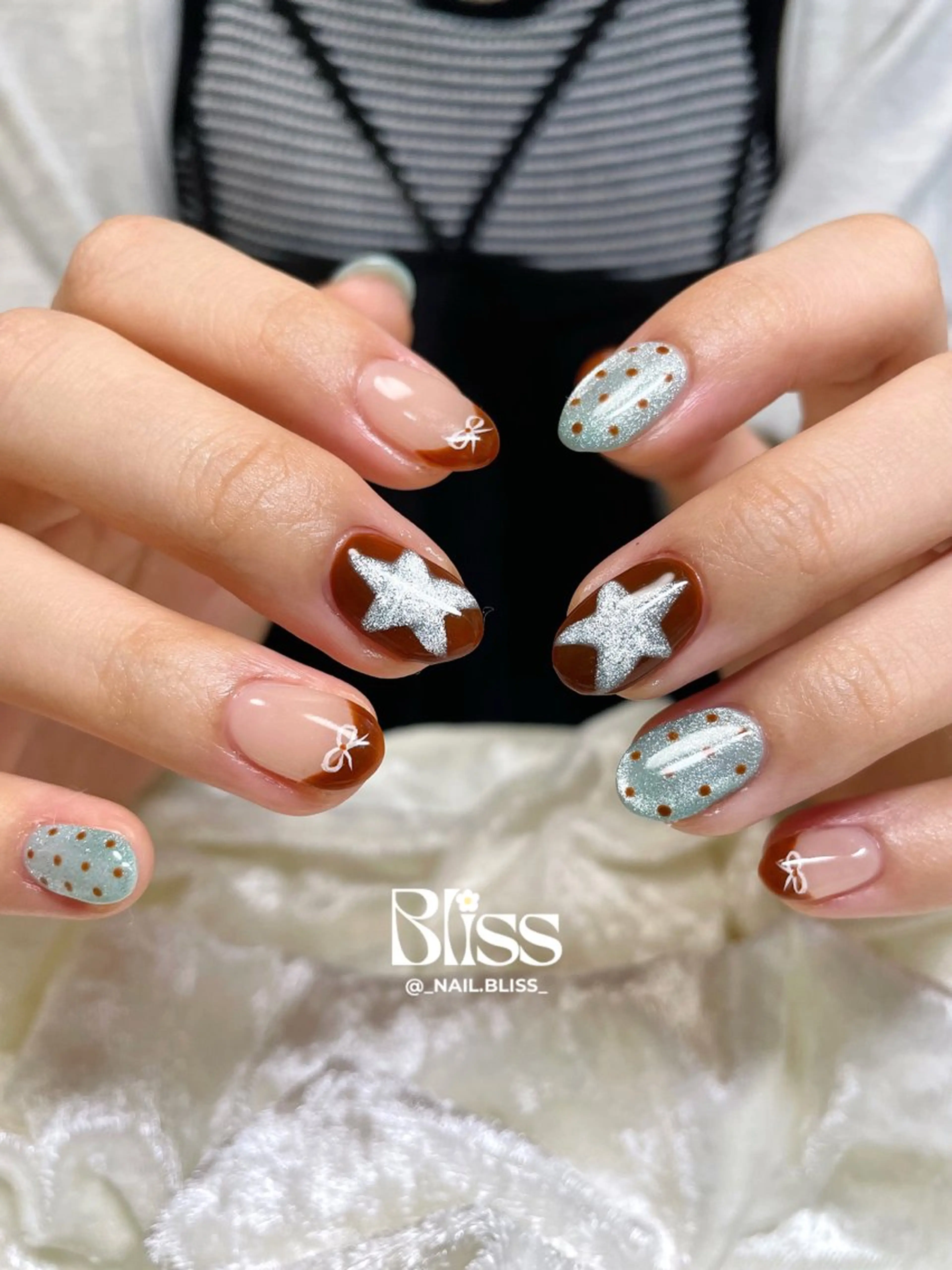 ネイル ブラウン グリーン マグネットネイル 持ち込み ハンドネイル NAIL BLISSのネイルデザイン