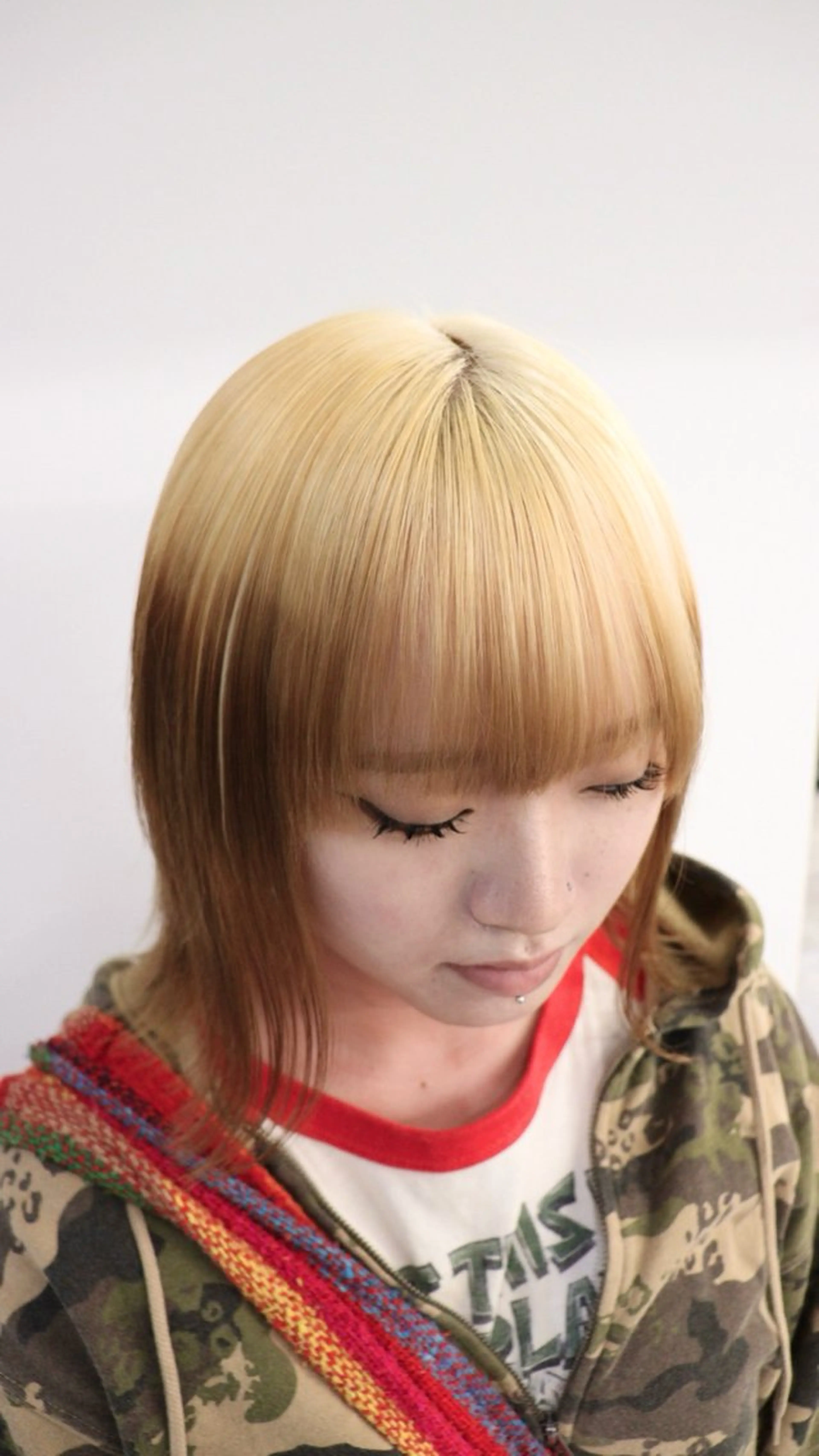 ミディアム ハイトーン/ ブリーチ/縮毛矯正のヘアスタイル