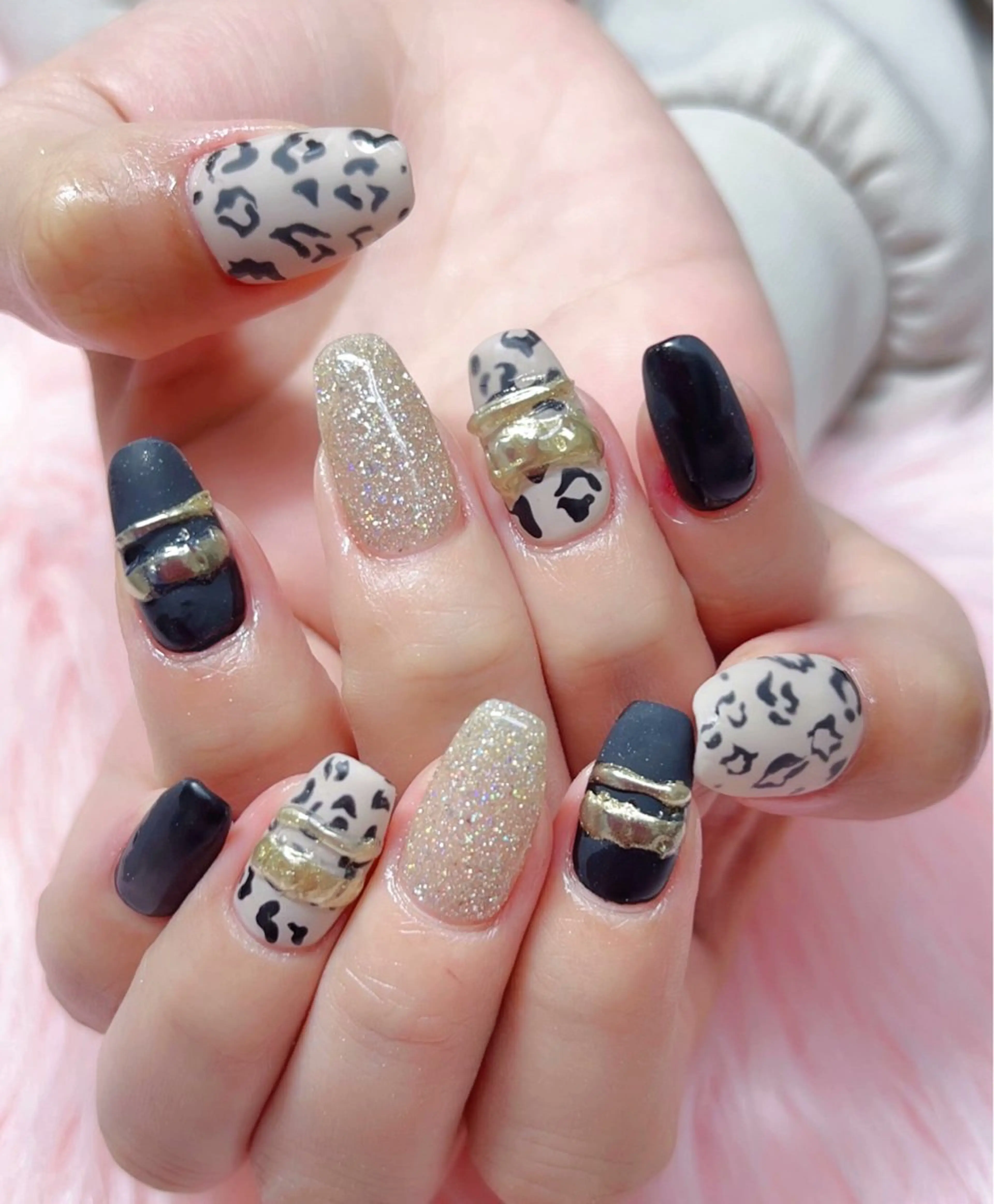 ネイル ハンドネイル MoonNail ユリ🌸のネイルデザイン