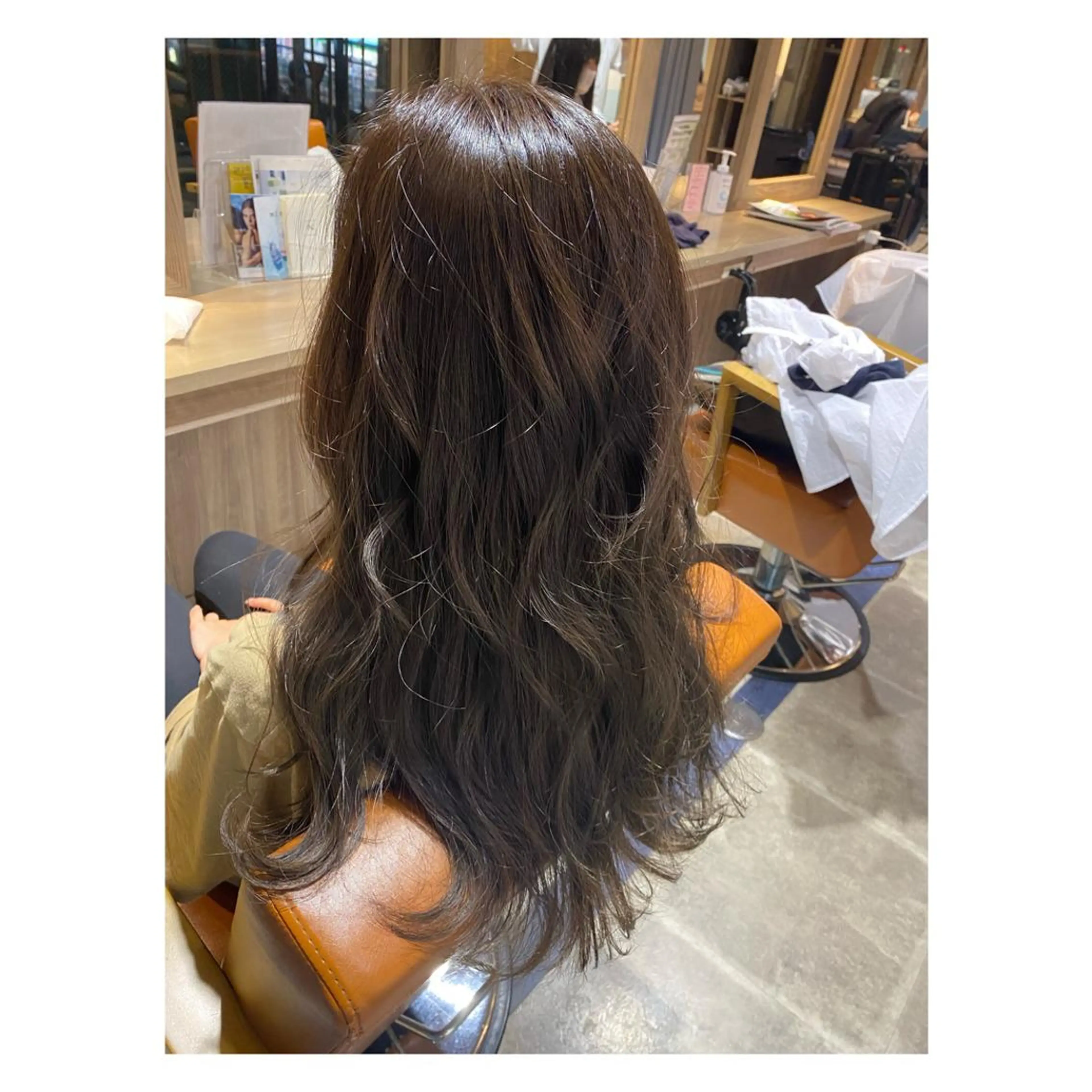 カラー ダークグレー ダークグレージュ グレージュ カット 縮毛矯正 トリートメント 🐻結んで可愛い hair EMI🐻のヘアスタイル