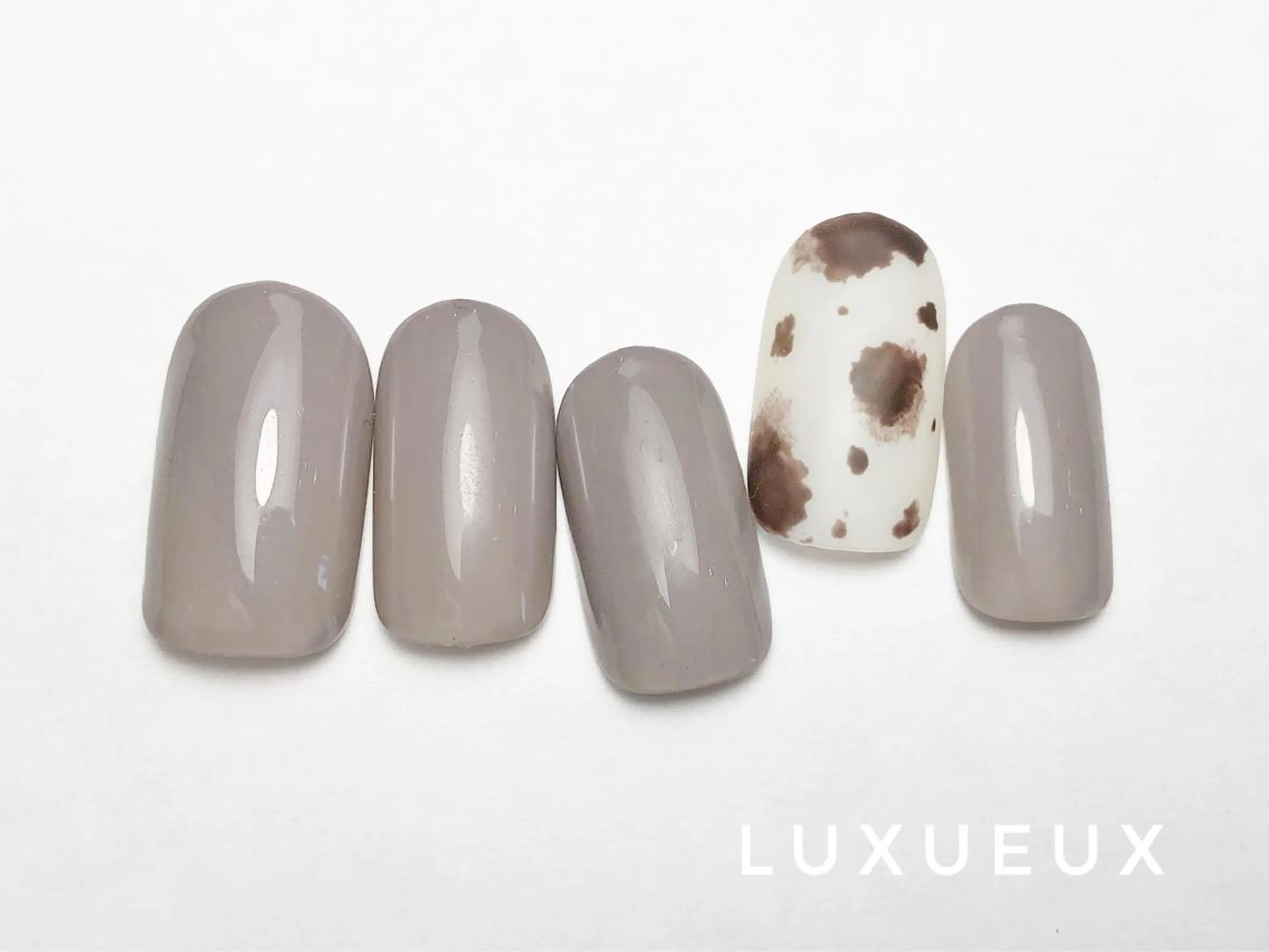 ネイル LUXUEUX春日店 (ルクソー)のネイルデザイン