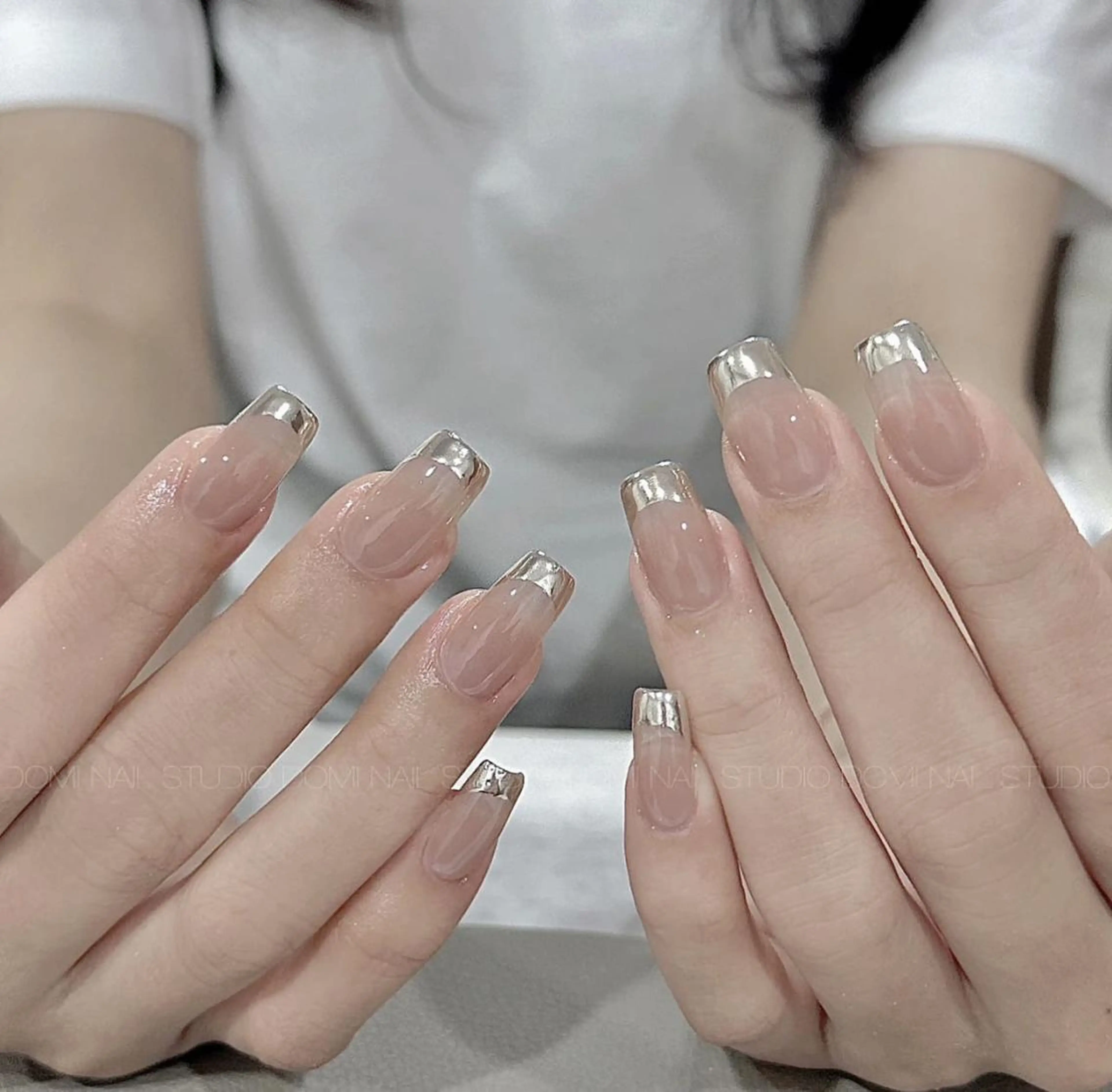 ネイル フレンチネイル ガラスフレンチ ミラーネイル Queens ひなのネイルデザイン