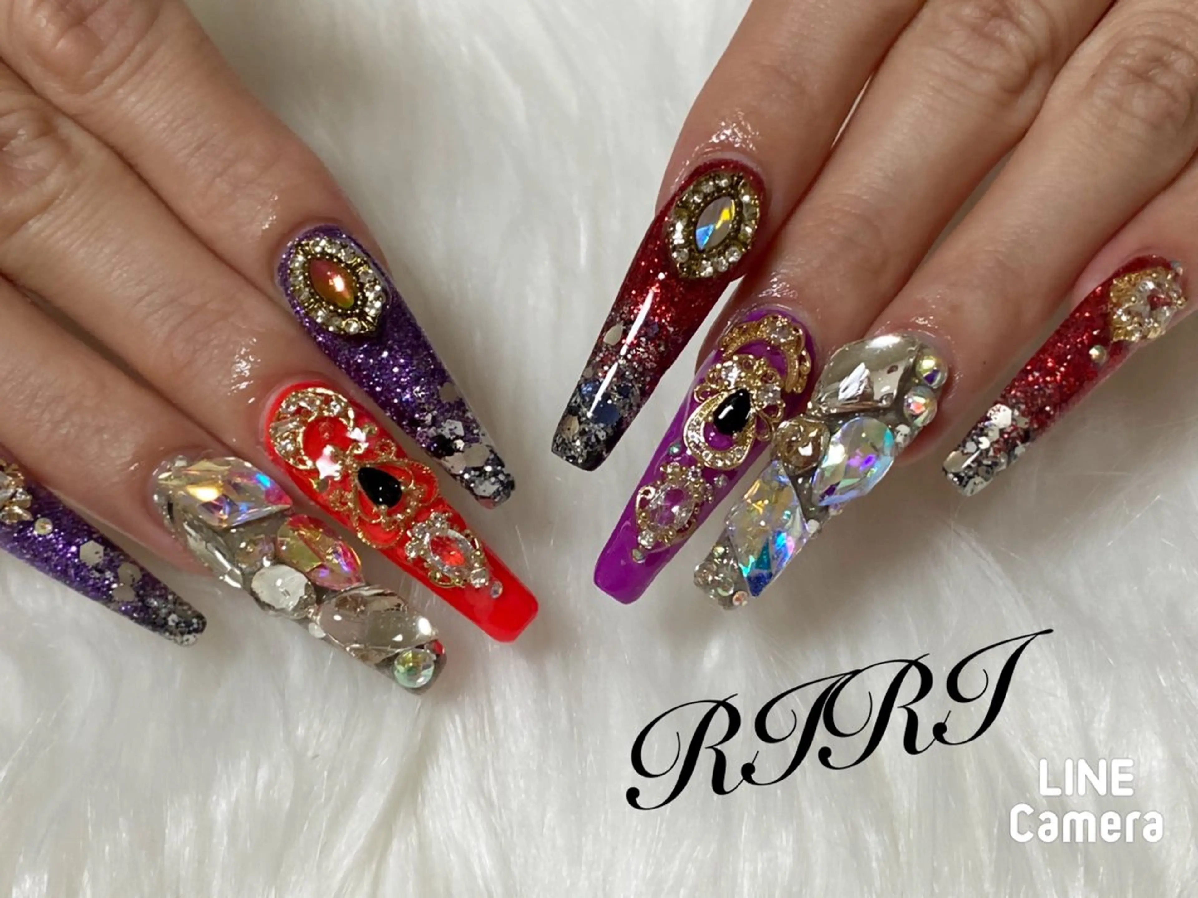 ネイル ジェルネイル ハロウィン キラキラネイル 韓国ネイル ラメ(グリッター) riri オーナーのネイルデザイン