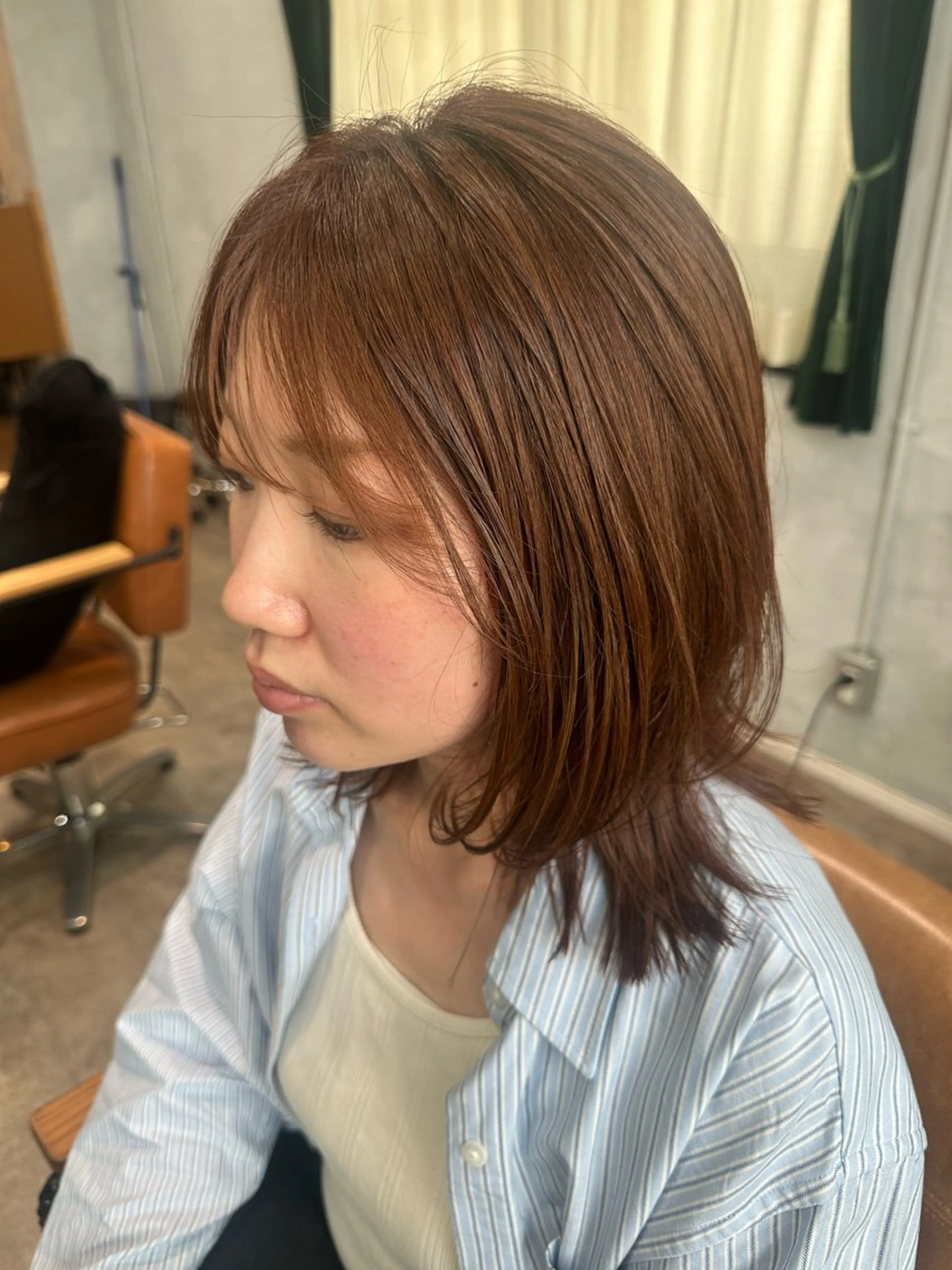 ミディアム カット ヘアカラー 大久保 優香のヘアスタイル
