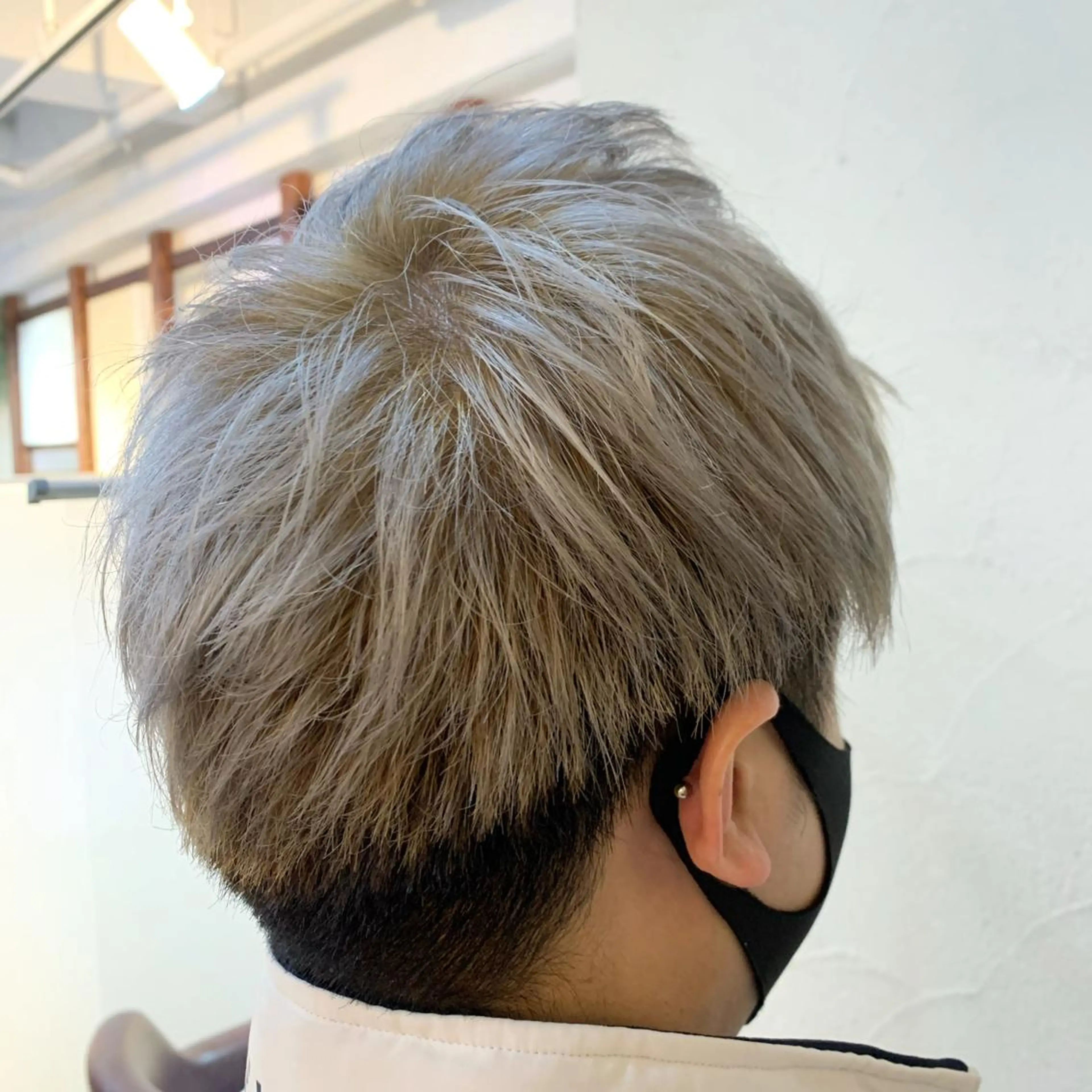 ショート カラー メンズ メンズブリーチ ブリーチ 鈴木 英治のヘアスタイル