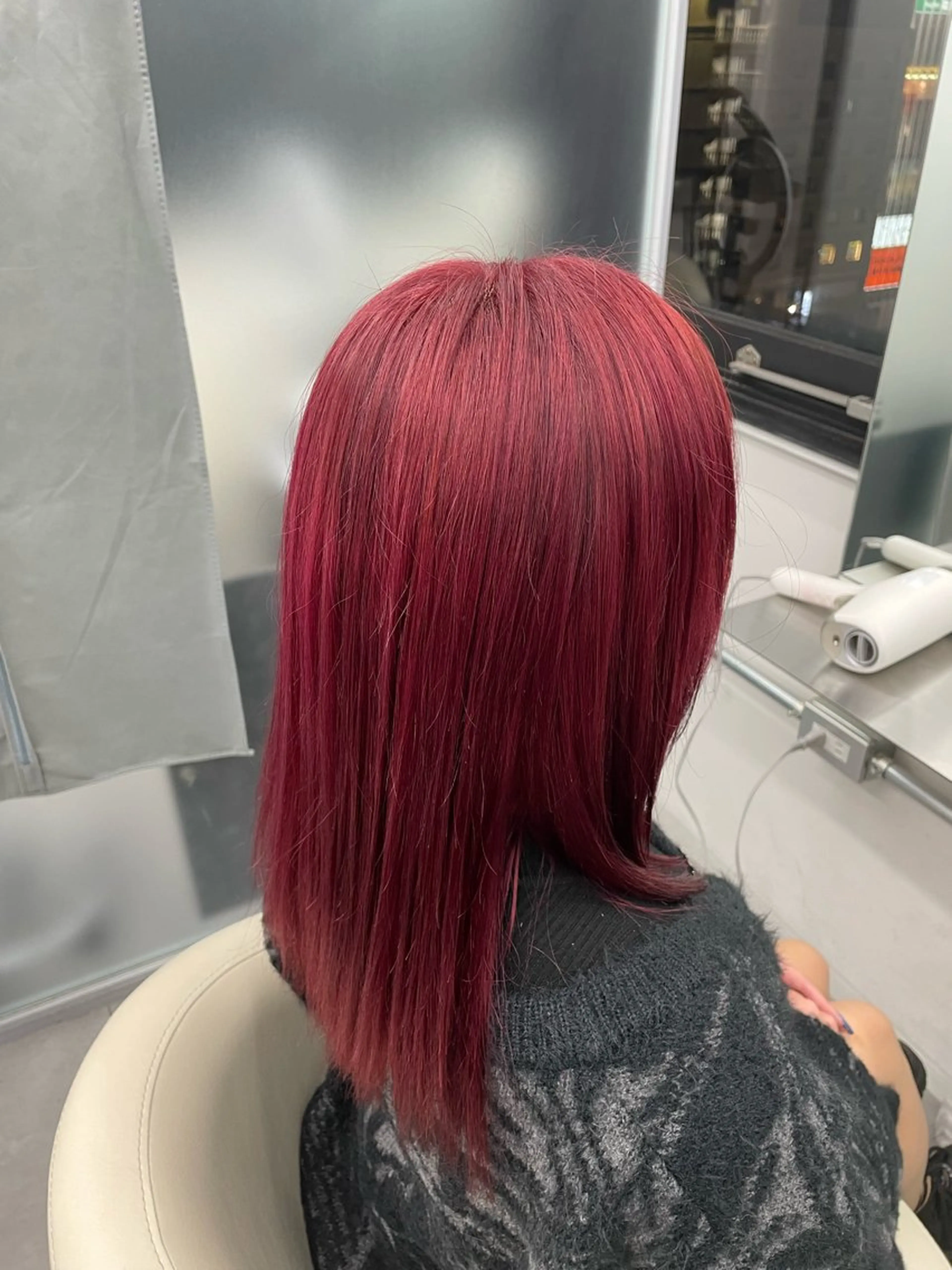 カラー ベージュカラー ブリーチ 江坂　林田 蒼生のヘアスタイル