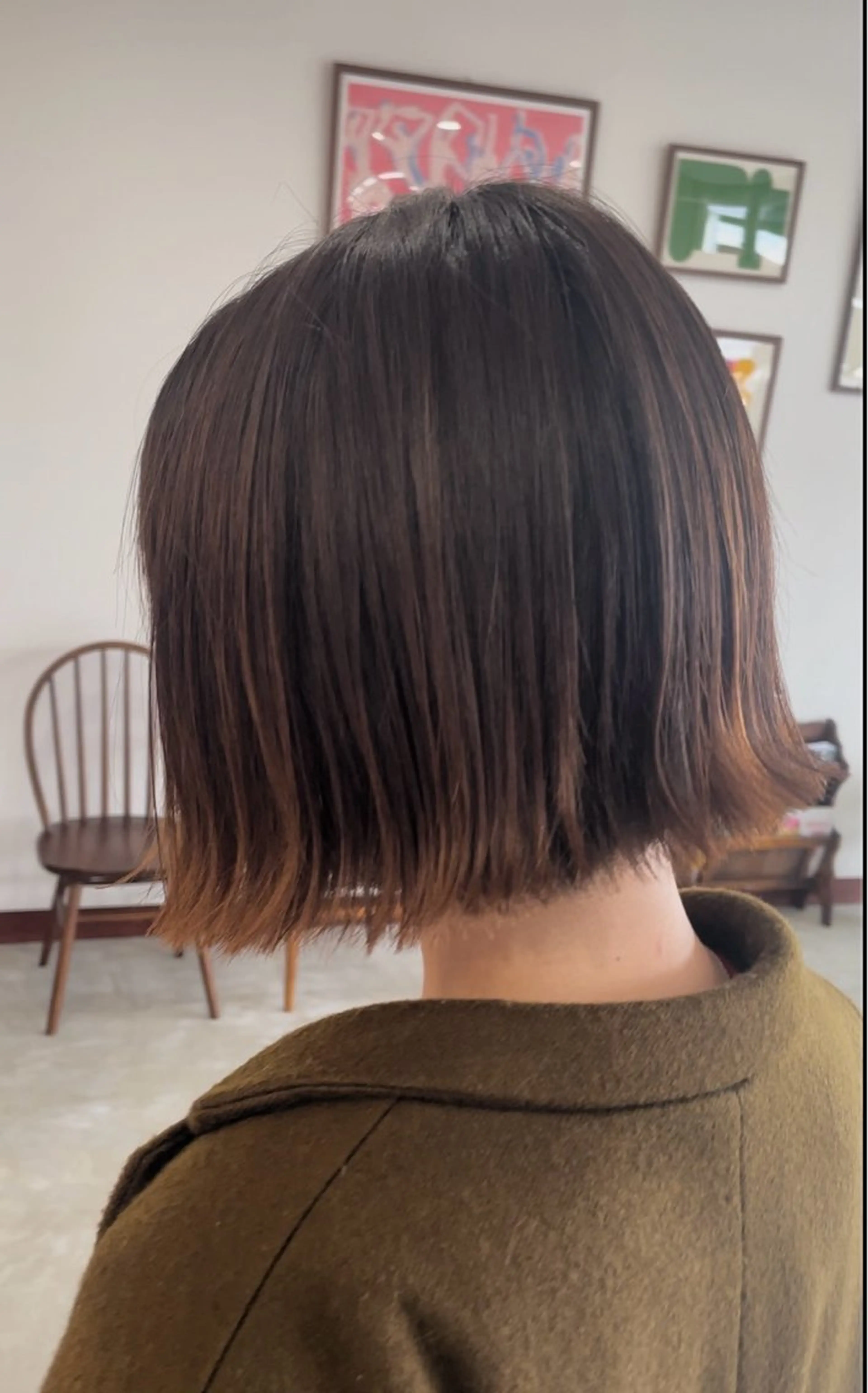 ショート ボブ 外ハネヘア 岡田 駿也のヘアスタイル