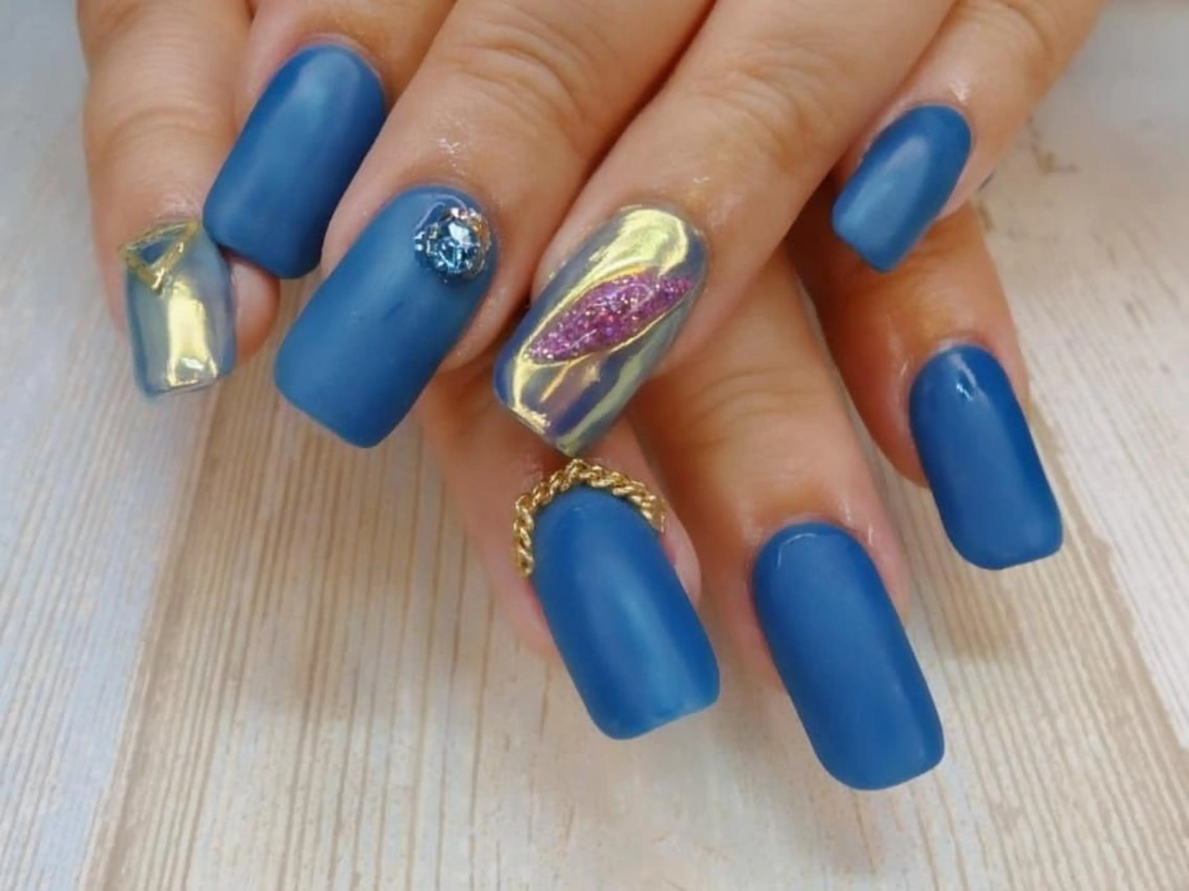 セミロング ハンドネイル T&A nailのネイルデザイン