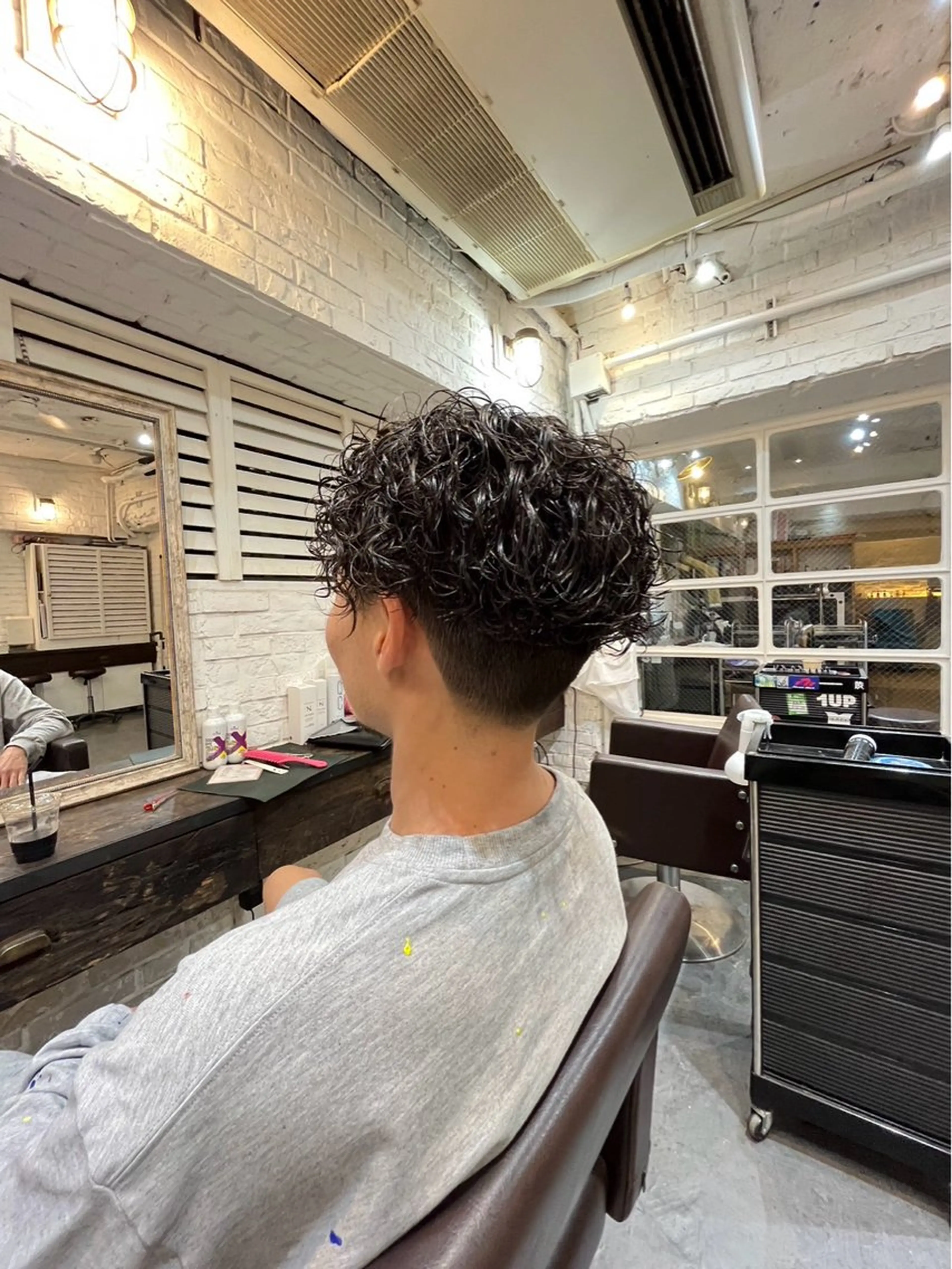 ショート パーマ メンズ センターパート ダウンパーマ フェードカット メンズハイライト メンズパーマ カット パーマ トリートメント 💈メンズ特化💈 TASUKUのヘアスタイル