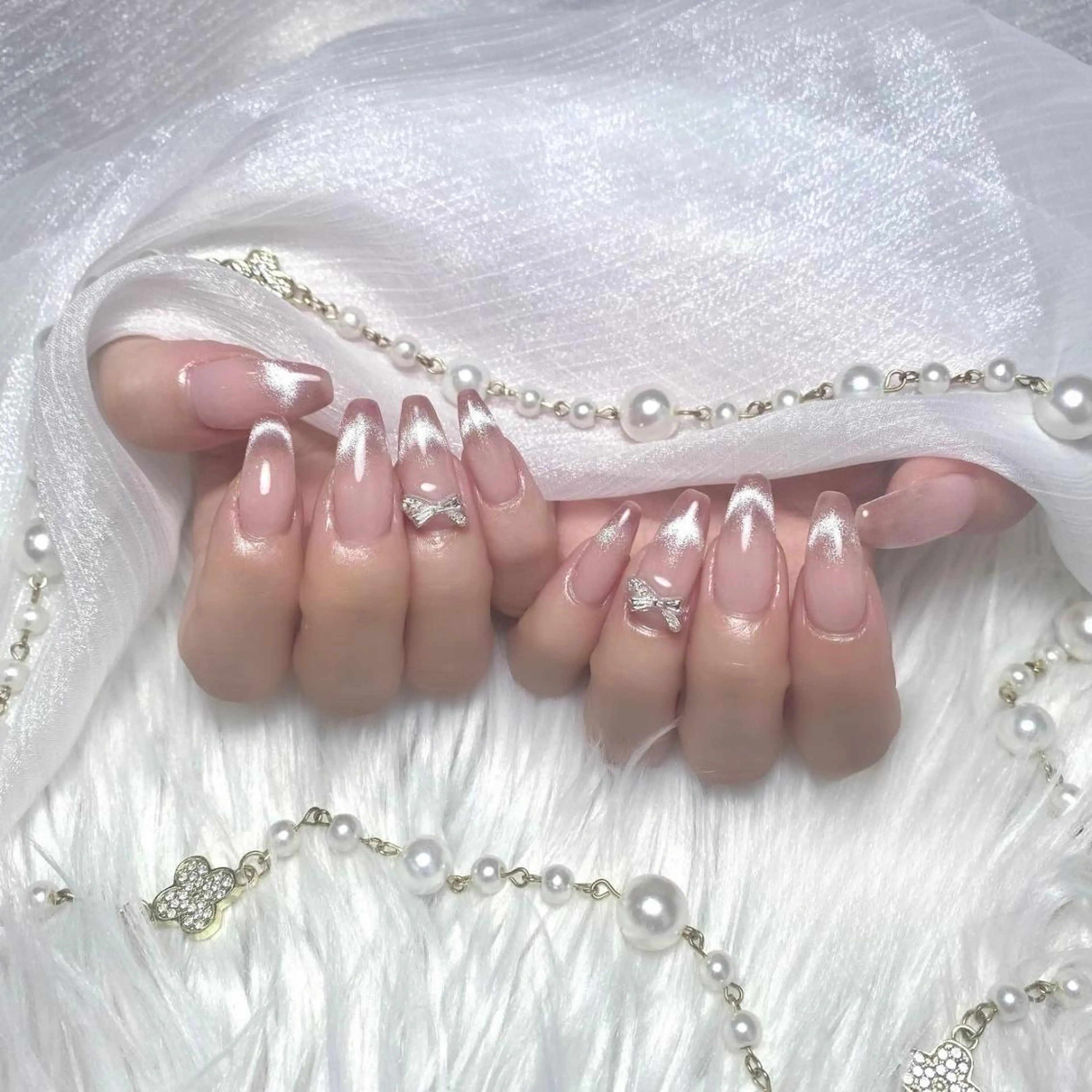 ネイル アートネイル フラッシュネイル フレンチネイル ジェルネイル ガラスフレンチ M2 BEAUTY サロンのネイルデザイン